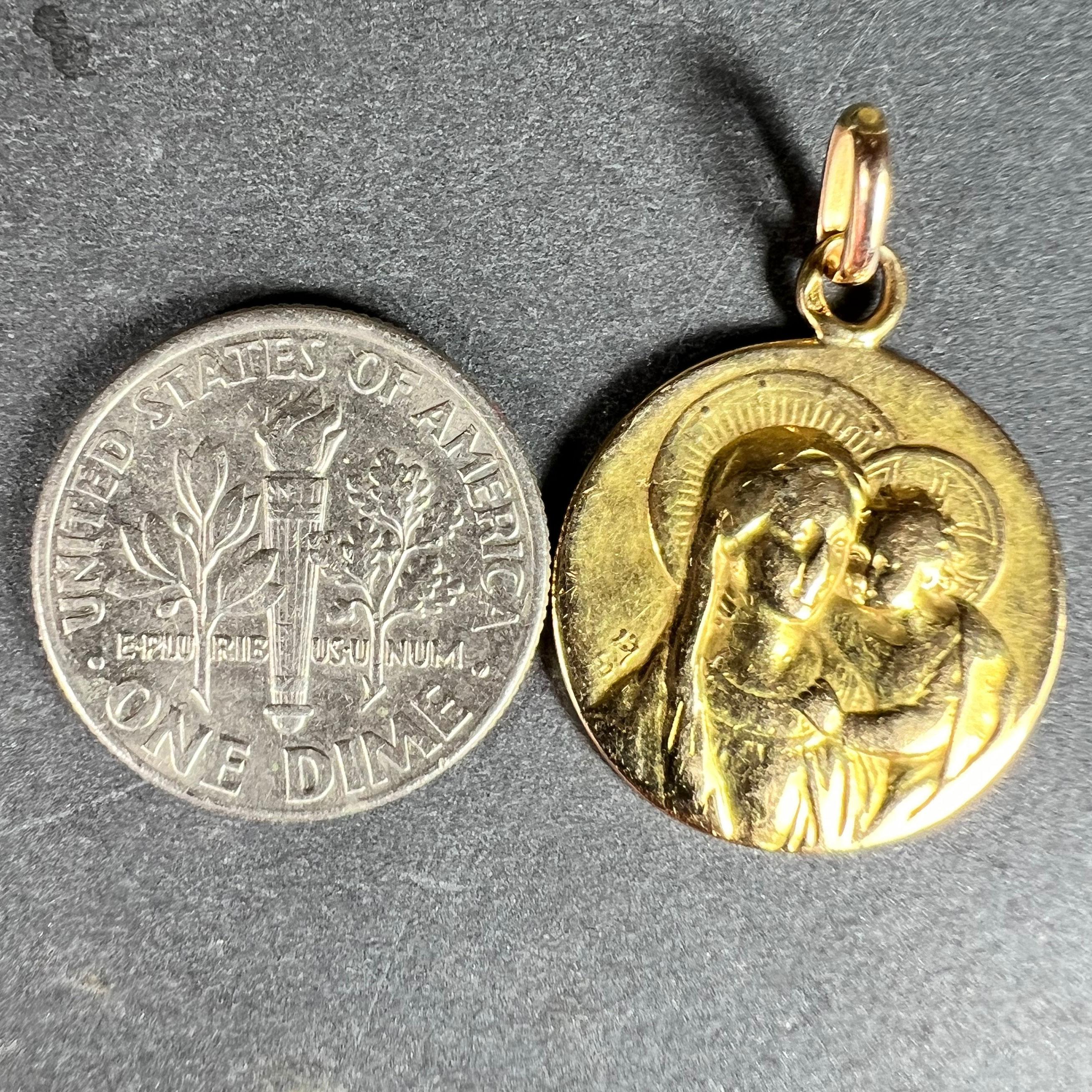 Antique French Madonna and Child 18K Yellow Gold Medal Pendant For Sale 6