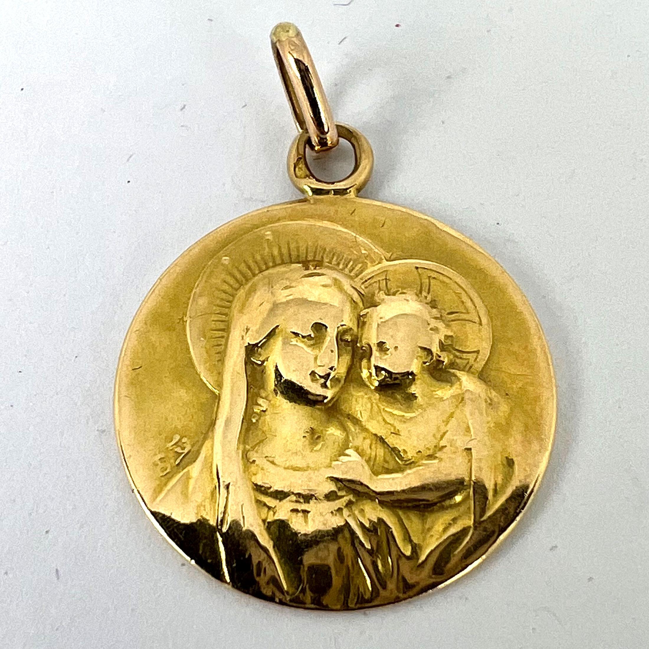 Antique French Madonna and Child 18K Yellow Gold Medal Pendant For Sale 8