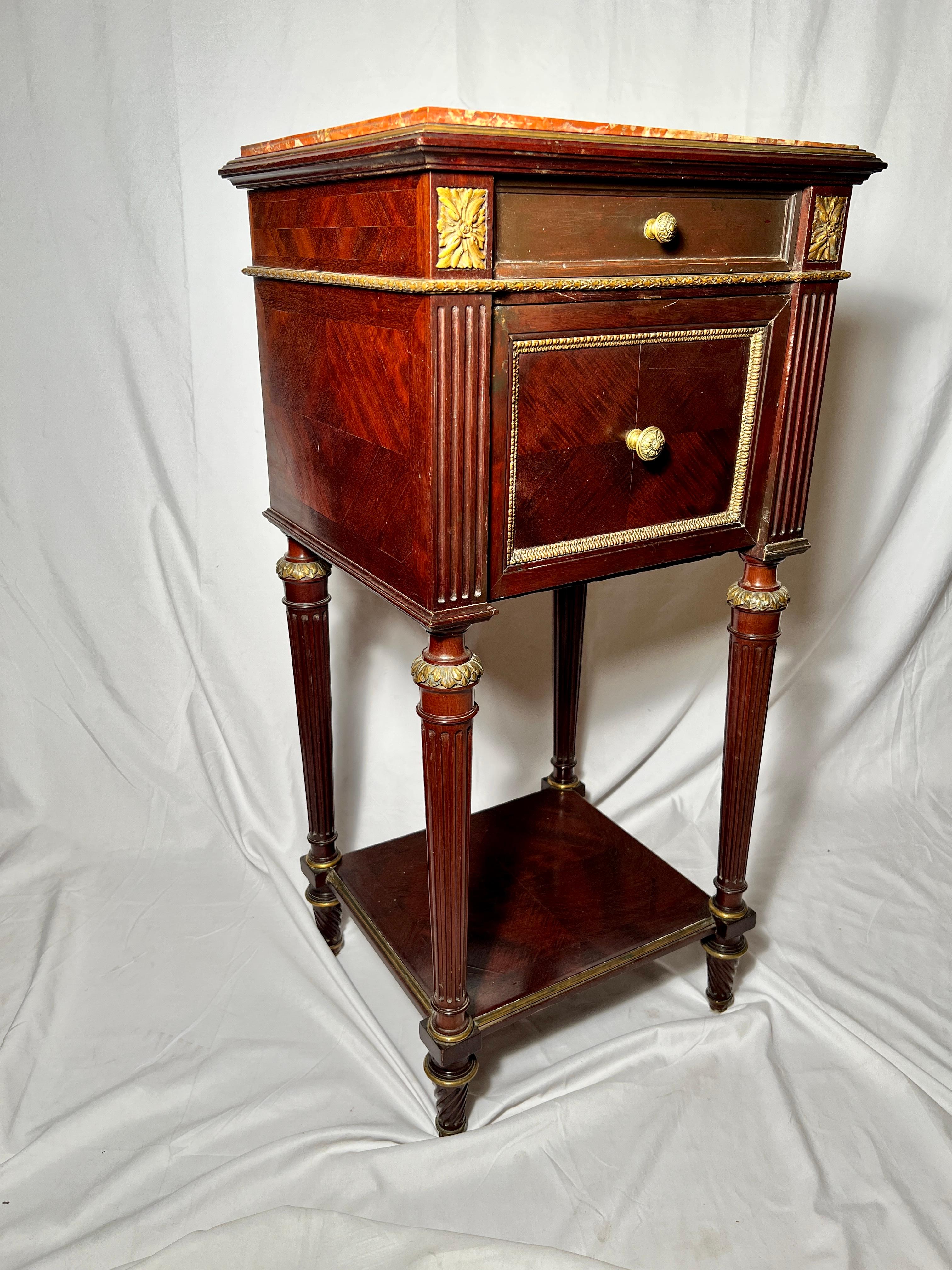 Antique French Mahogany and Bronze Louis XVI Marble Top Occasional Table In Good Condition For Sale In New Orleans, LA