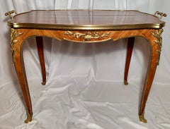 Anciennes montures en acajou et bois de violette « Table de plateau » en bronze doré, vers 1890