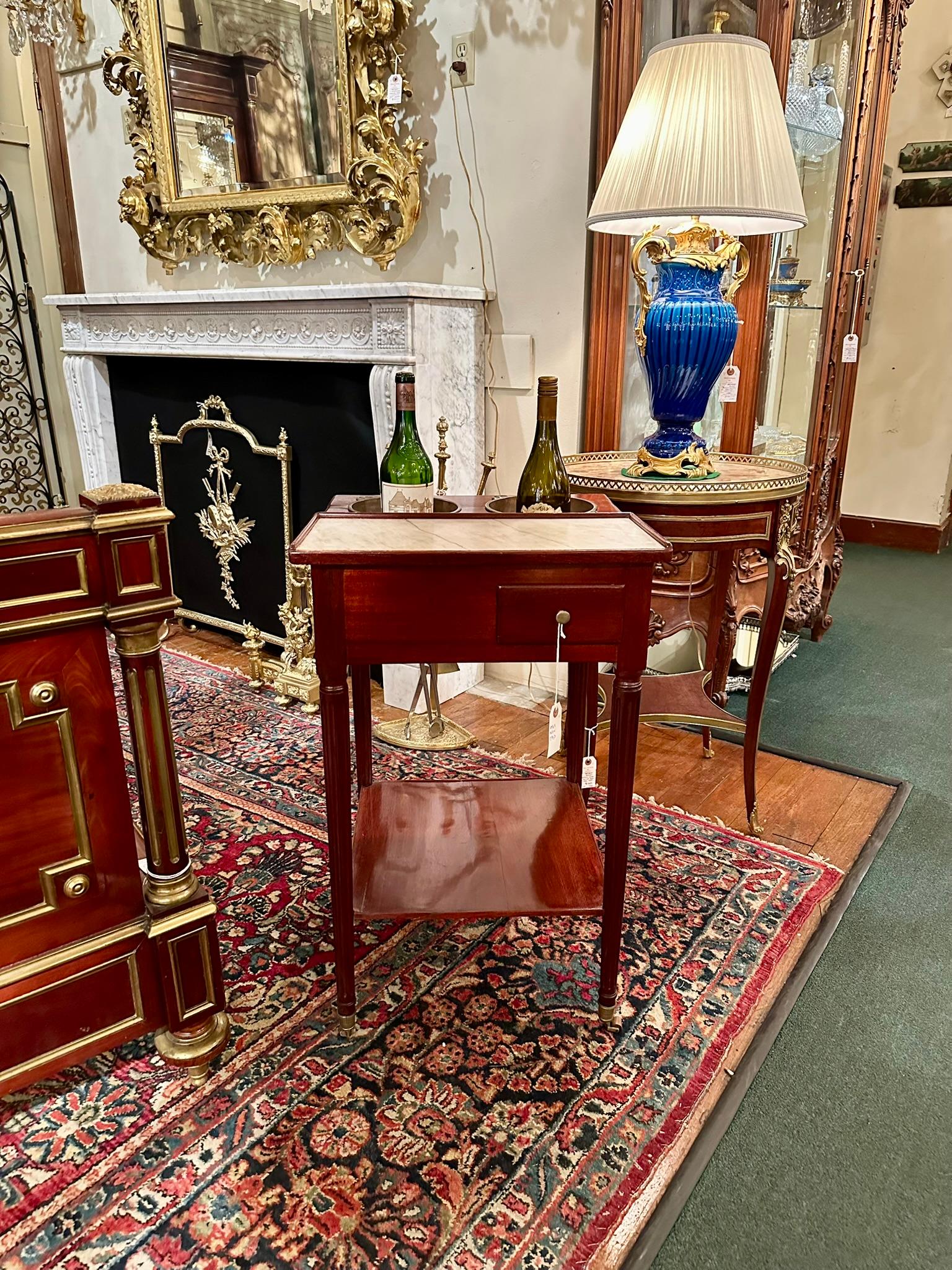 Ancien Rafraîchissoir ou table à vin en acajou et marbre, Circa 1900. en vente 1