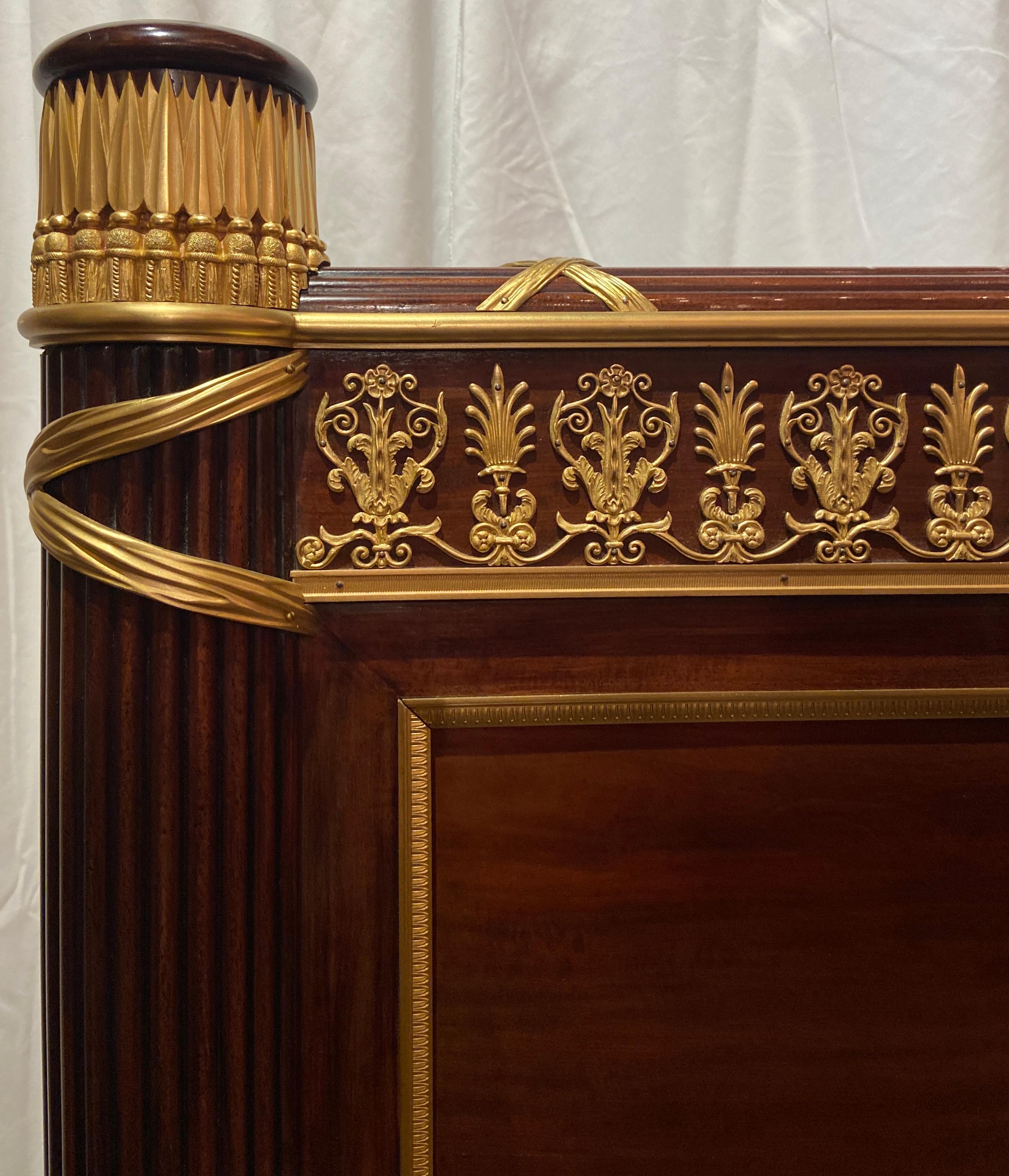 Antique French Mahogany and Ormolu King-Size Bed by Master Ebeniste, circa 1890 1