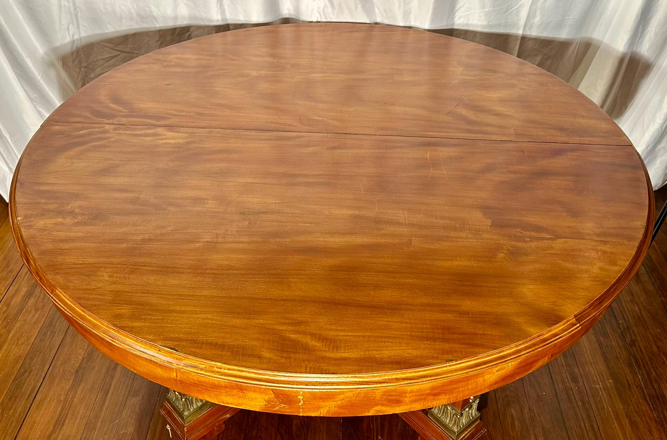 Napoleone III Antico tavolo da centro in mogano francese che si allunga fino a diventare un tavolo da pranzo di 11 piedi, CIRCA 1870. in vendita