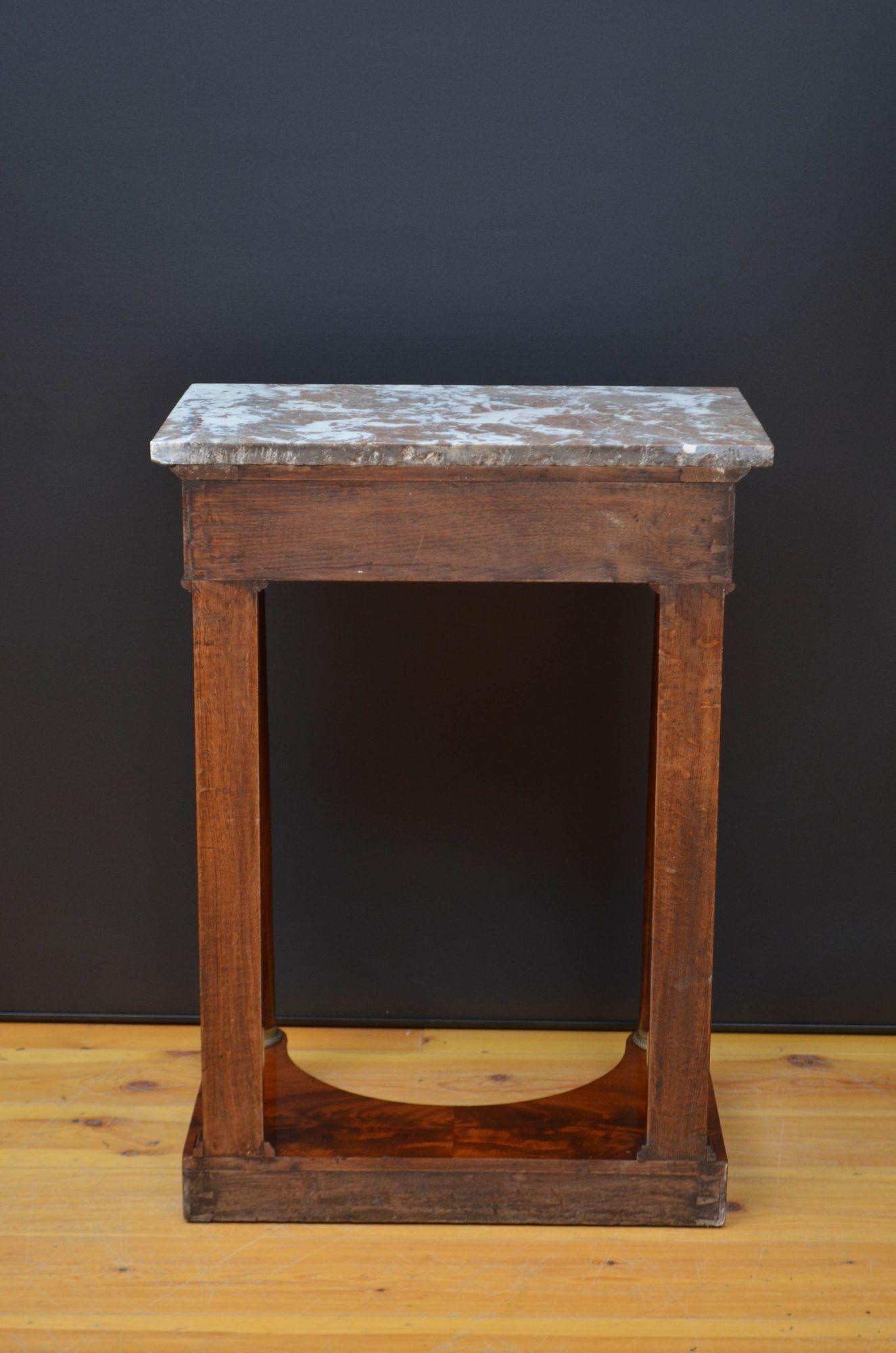 Table console française ancienne en acajou en vente 13