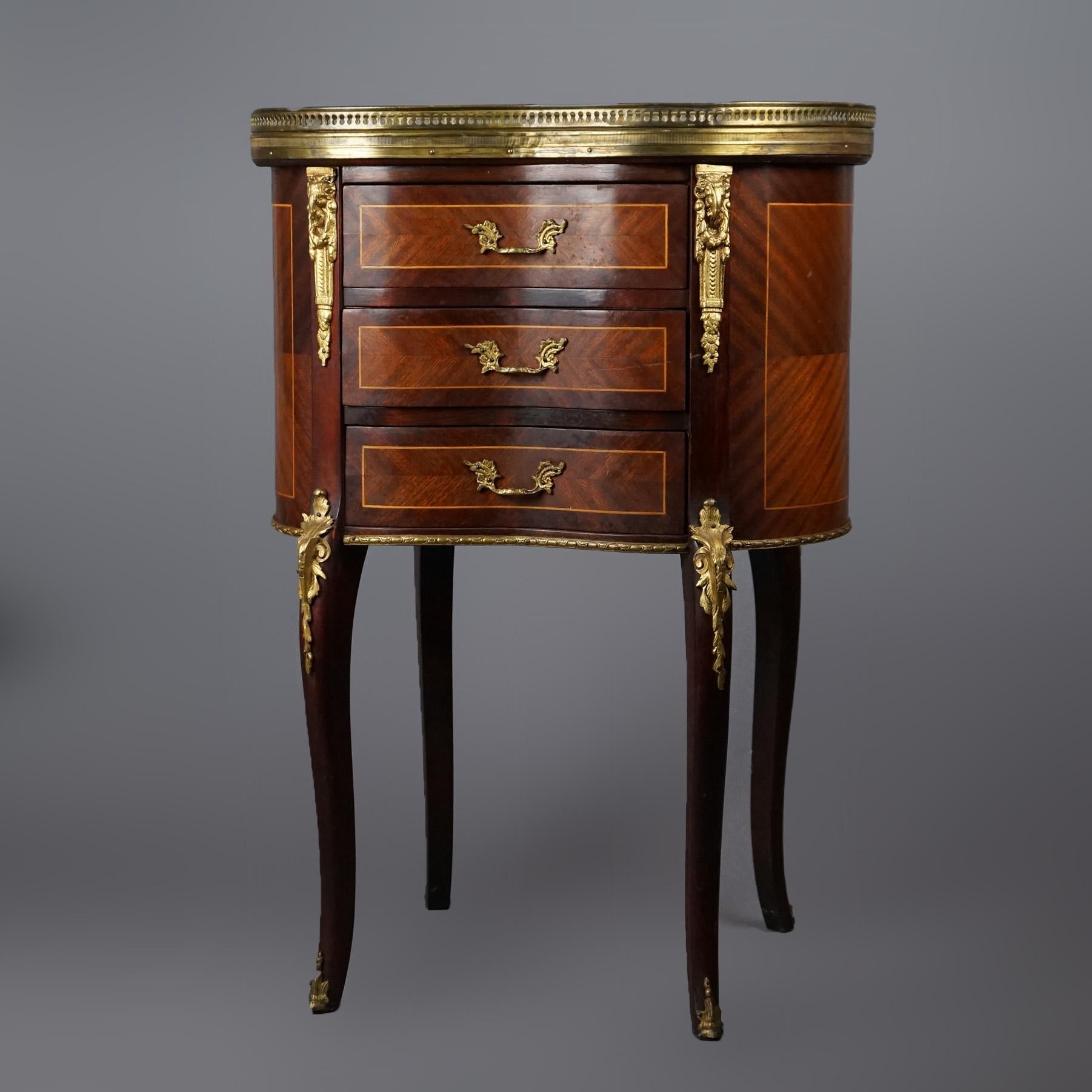 Antique French Mesa Auxiliar de Caoba, Kingwood, Mármol y Ormolu en Forma de Riñón Luis XVI