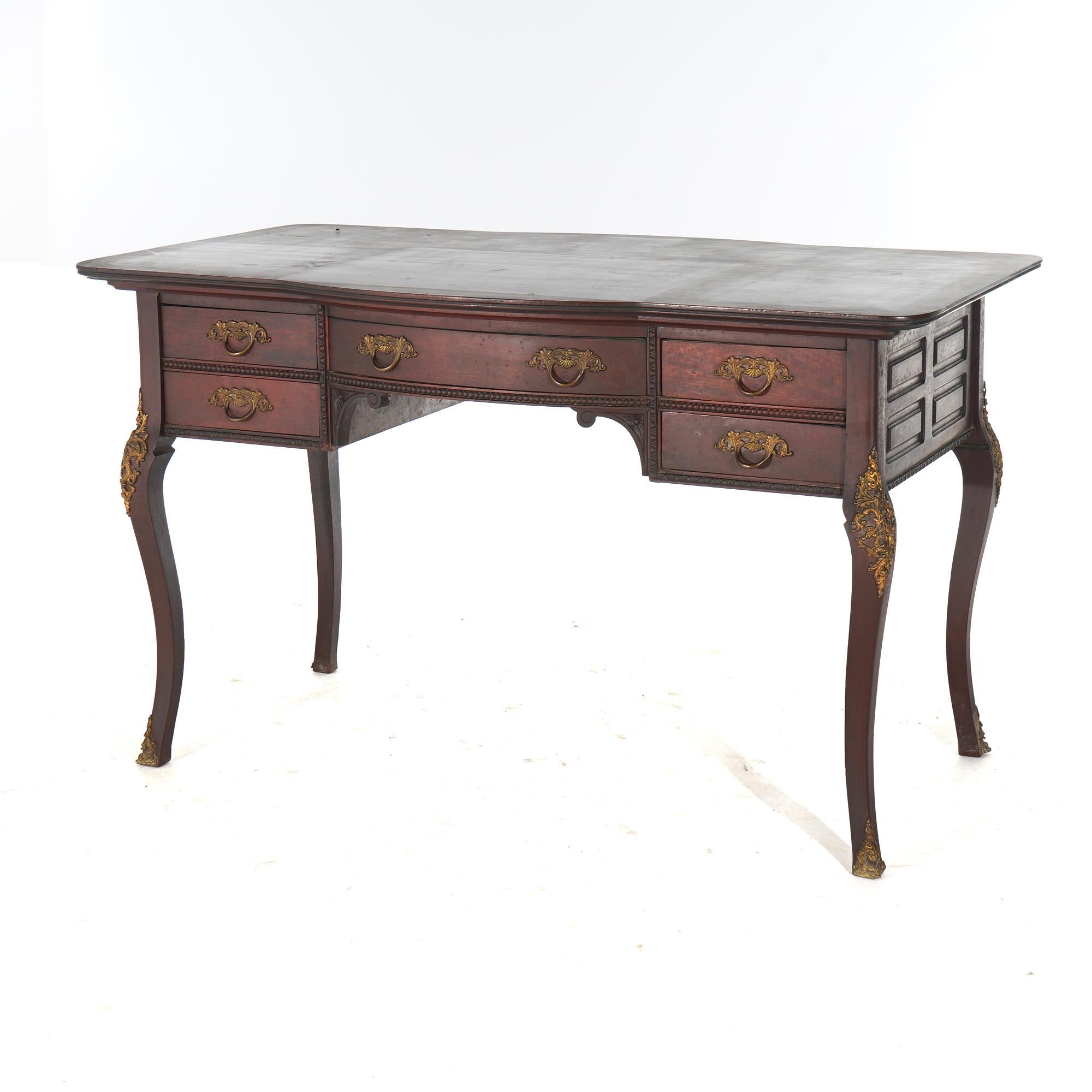 Bureau français ancien en acajou et bronze doré C1910 en vente 5