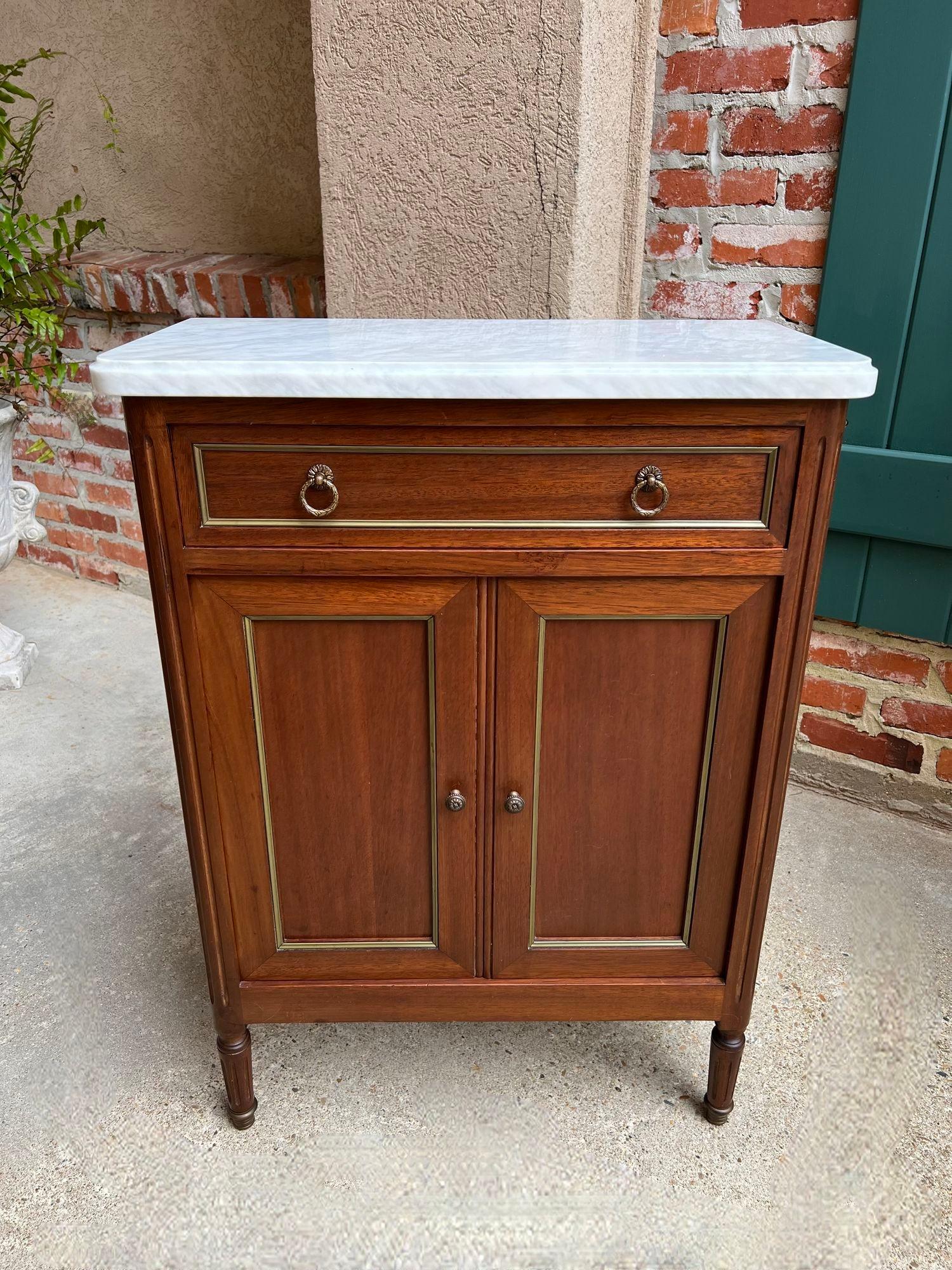 Antique French Caoba Pequeño Armario Mesa Auxiliar MÁRMOL Blanco Luis XVI Caoba en venta 8