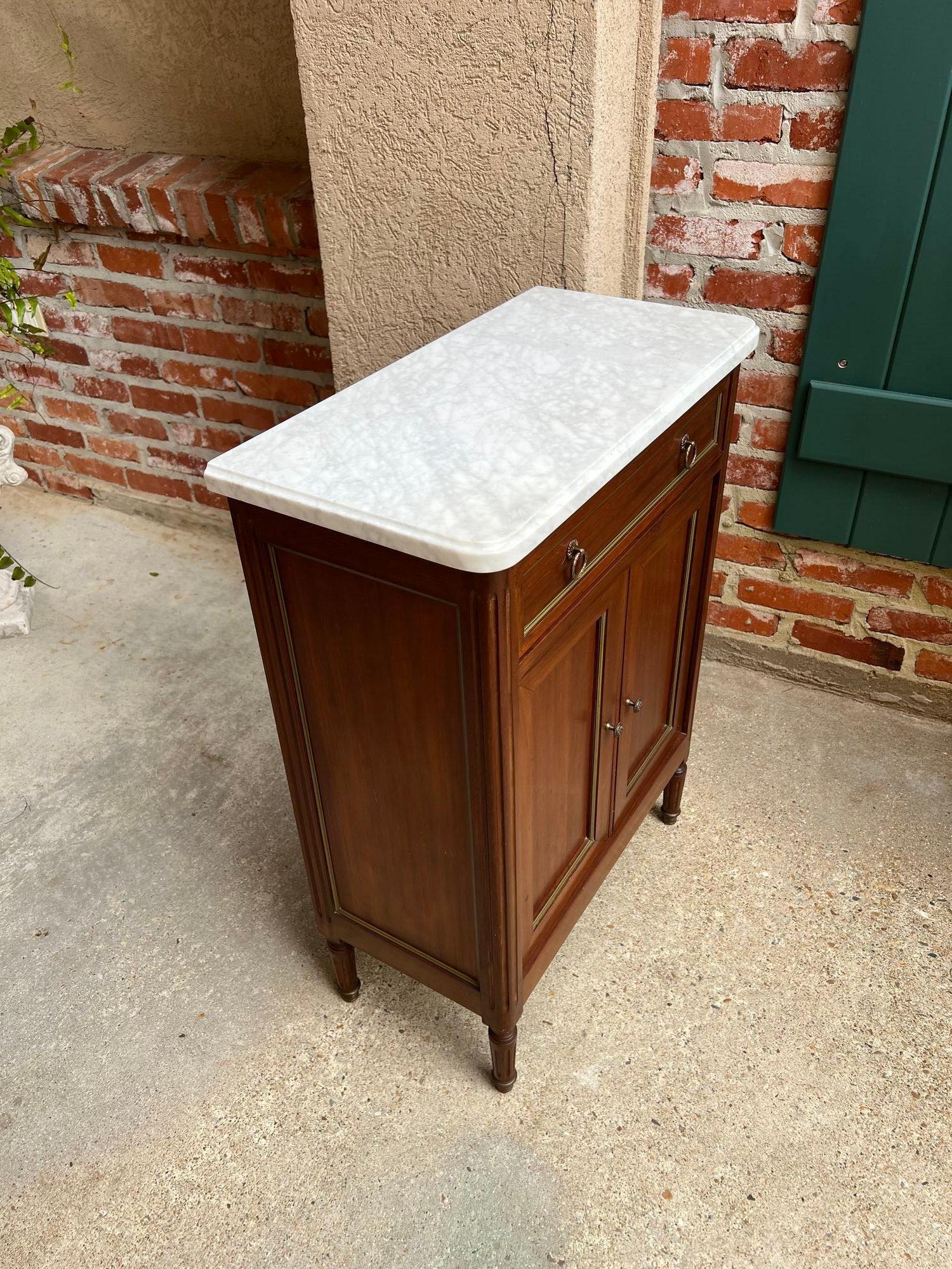 Antique French Caoba Pequeño Armario Mesa Auxiliar MÁRMOL Blanco Luis XVI Caoba en venta 11
