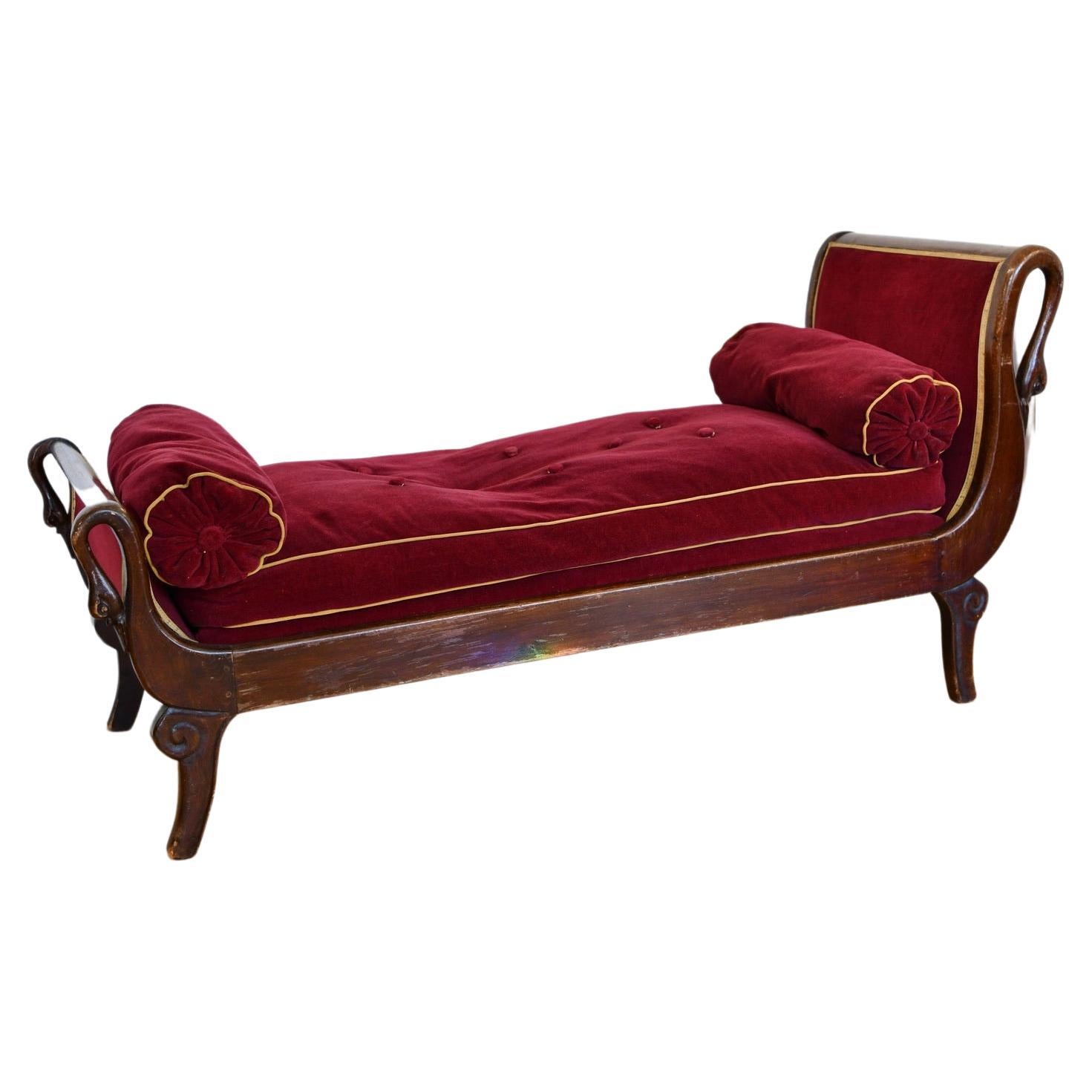 Antique French Mahogany Swan Decorated Chaise Longue For Sale