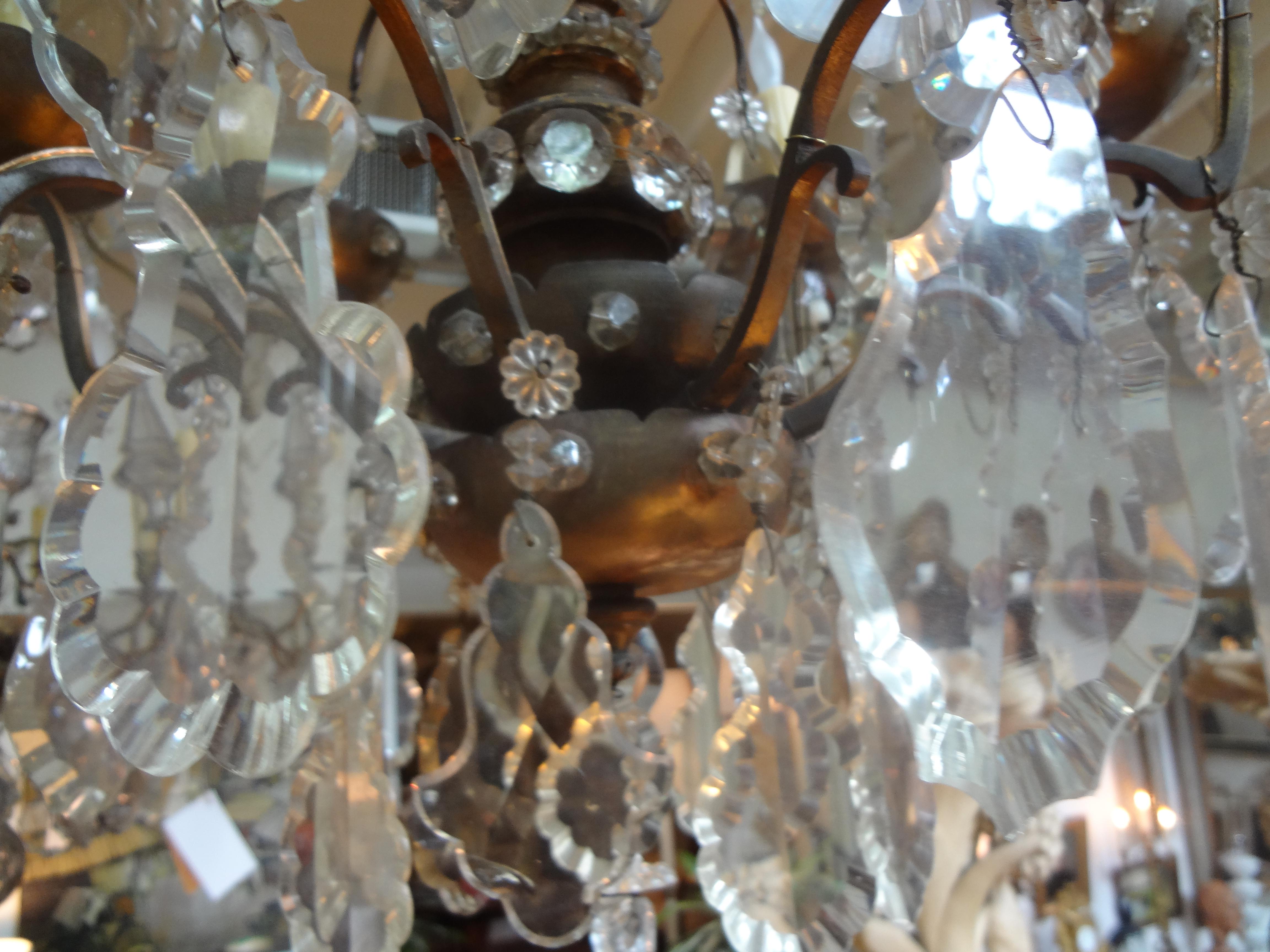 Lustre ancien en perles et cristal de la Maison Baguès attribuée à la France en vente 1