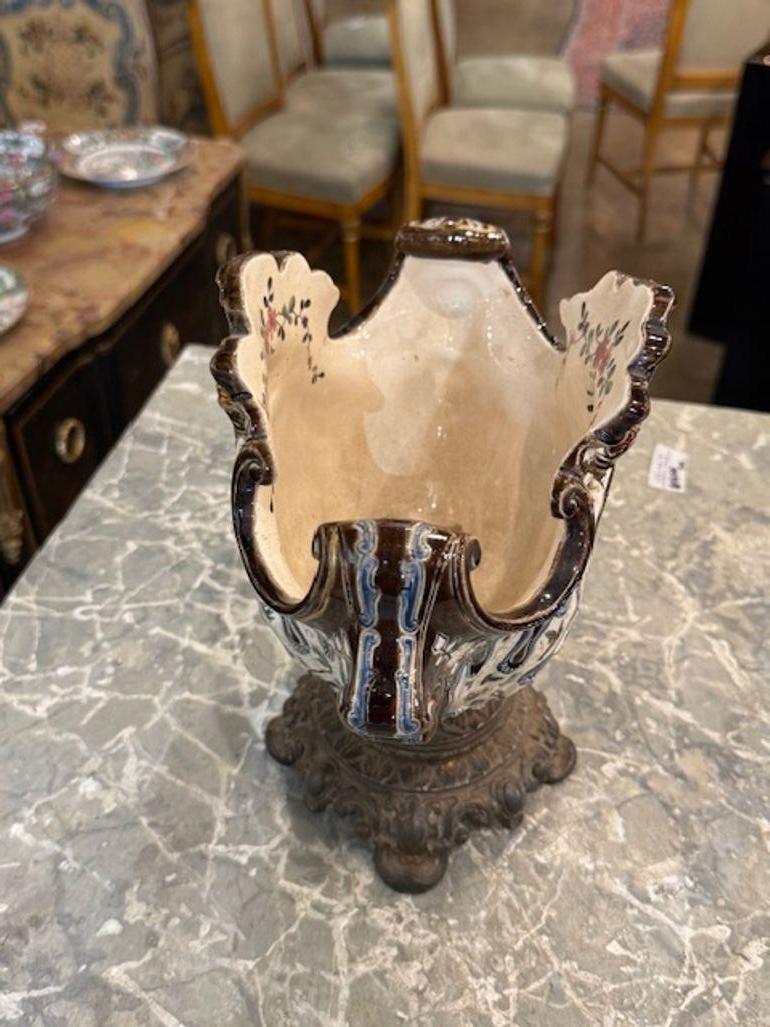 Centro de mesa antiguo francés de mayólica y latón en Bueno estado para la venta en Dallas, TX