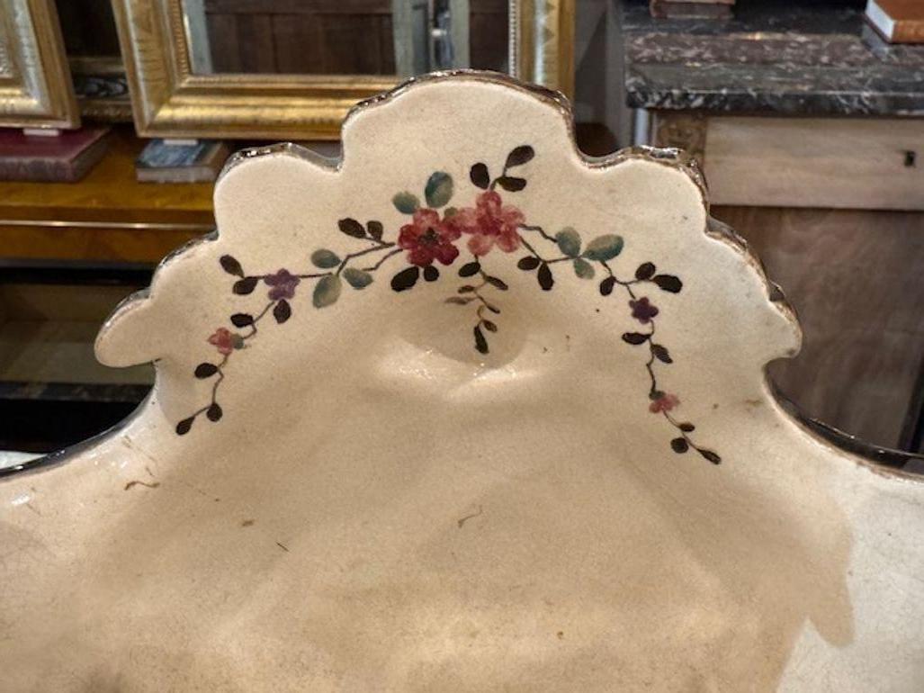 Centro de mesa antiguo francés de mayólica y latón siglo XX en venta