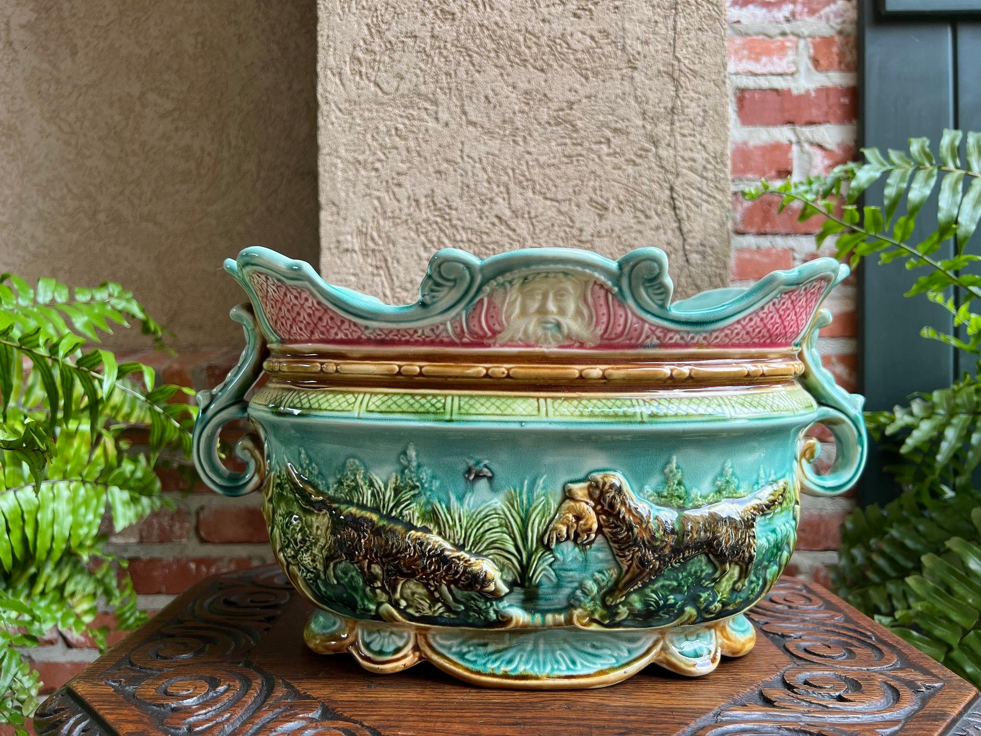Antiquité Française Majolique Barbotine Jardinière Hunt Dog Onnaing Cache Pot Planter 6