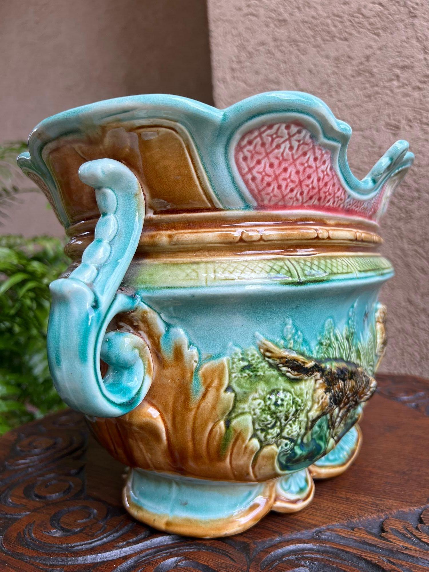Antiquité Française Majolique Barbotine Jardinière Hunt Dog Onnaing Cache Pot Planter 7