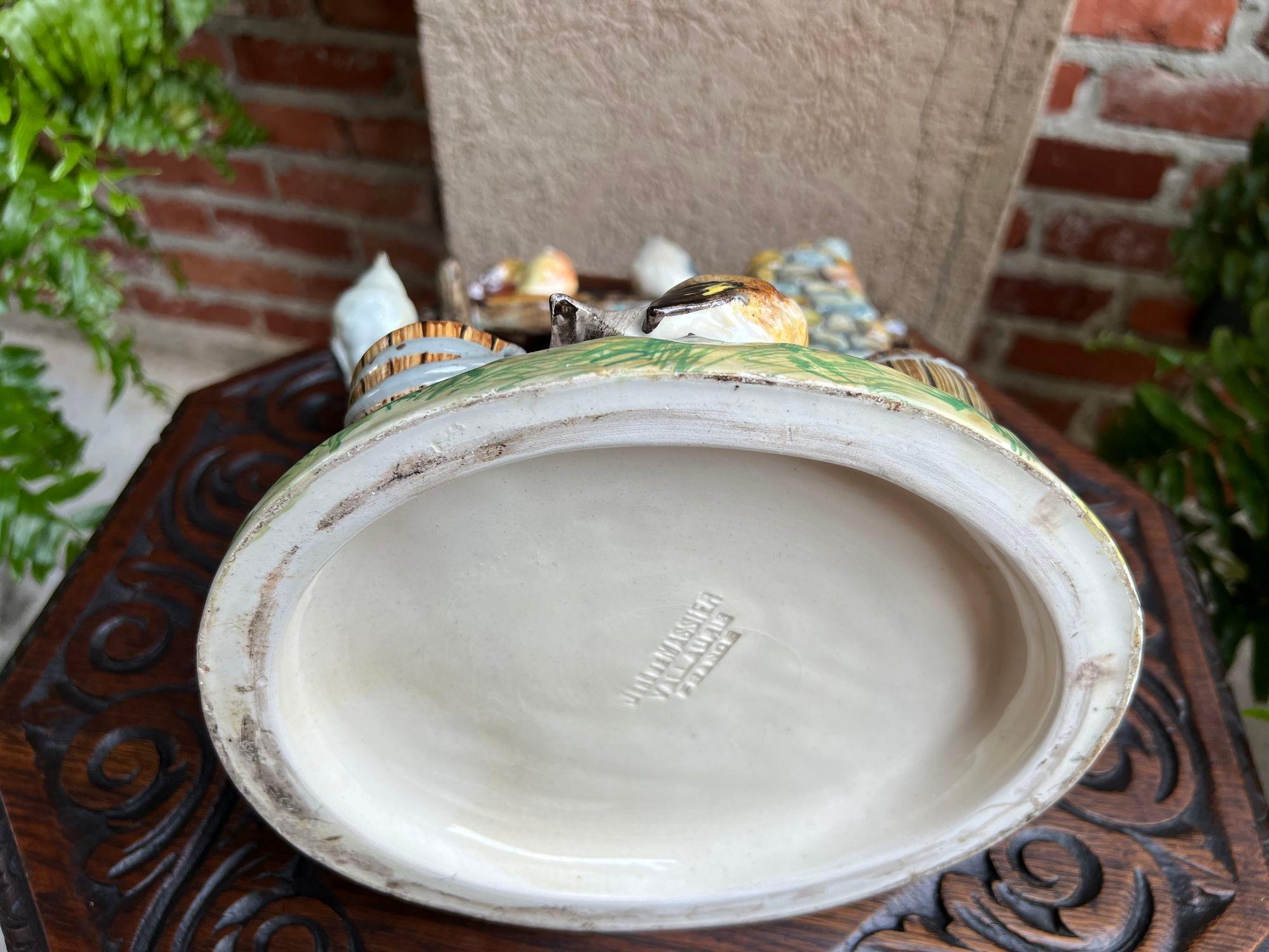 Antique French Majolica Bird Wishing Well Flower Holder Cache Pot Jerome Massier en venta 4