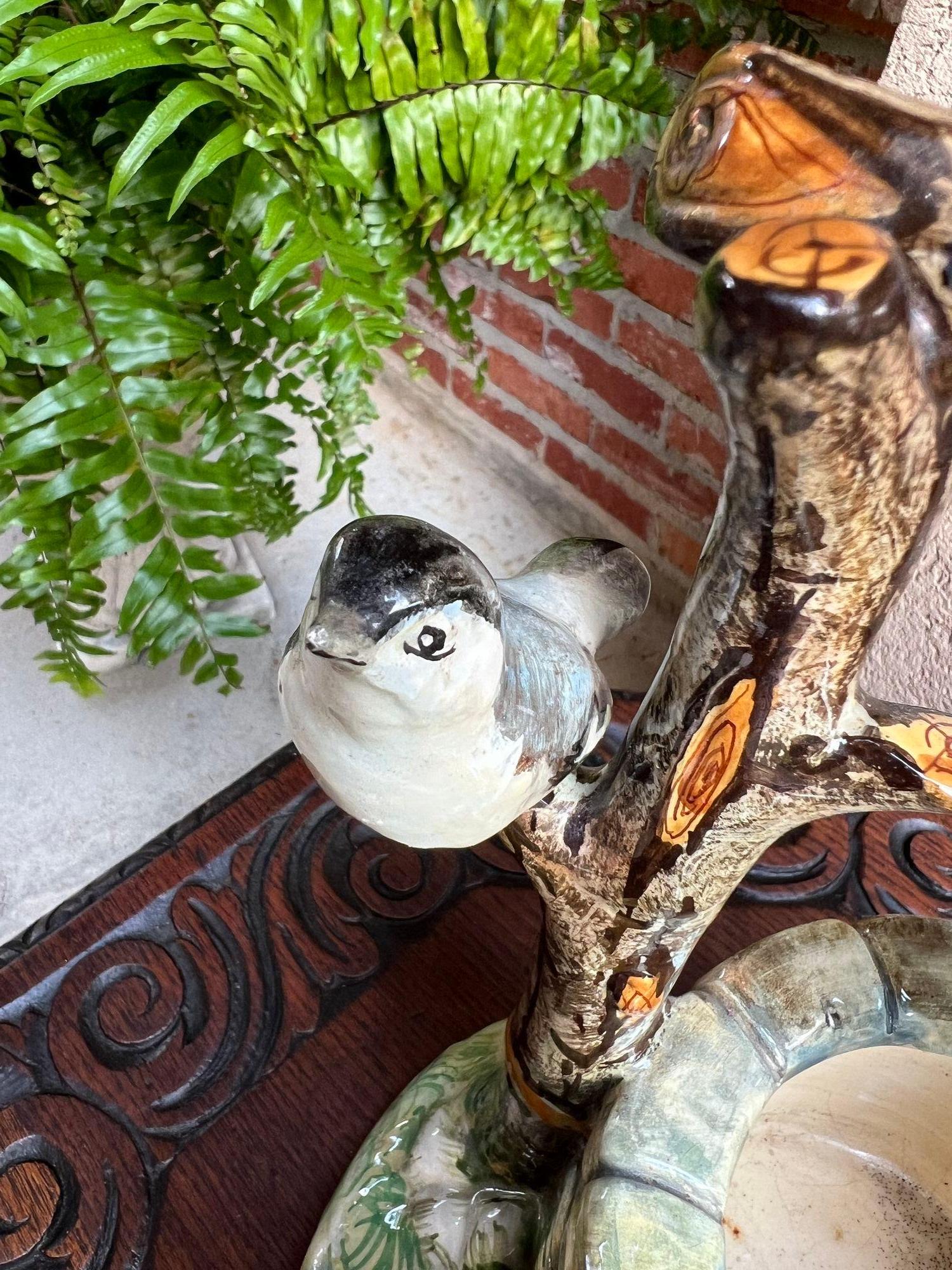 Antique French Majolica Bird Wishing Well Flower Holder Cache Pot Jerome Massier en venta 7