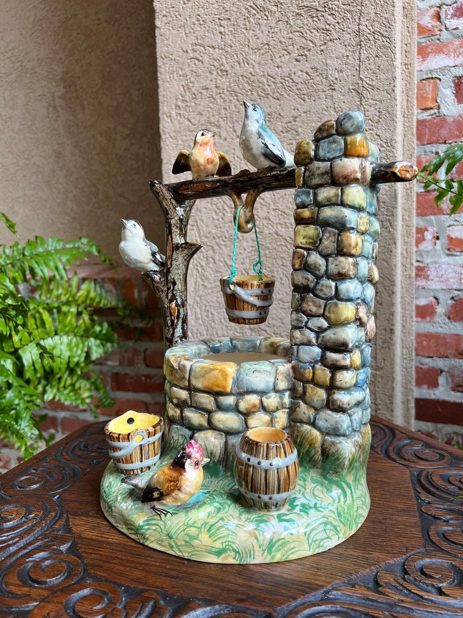 Antique French Majolica Bird Wishing Well Flower Holder Cache Pot Jerome Massier Provincial francés en venta