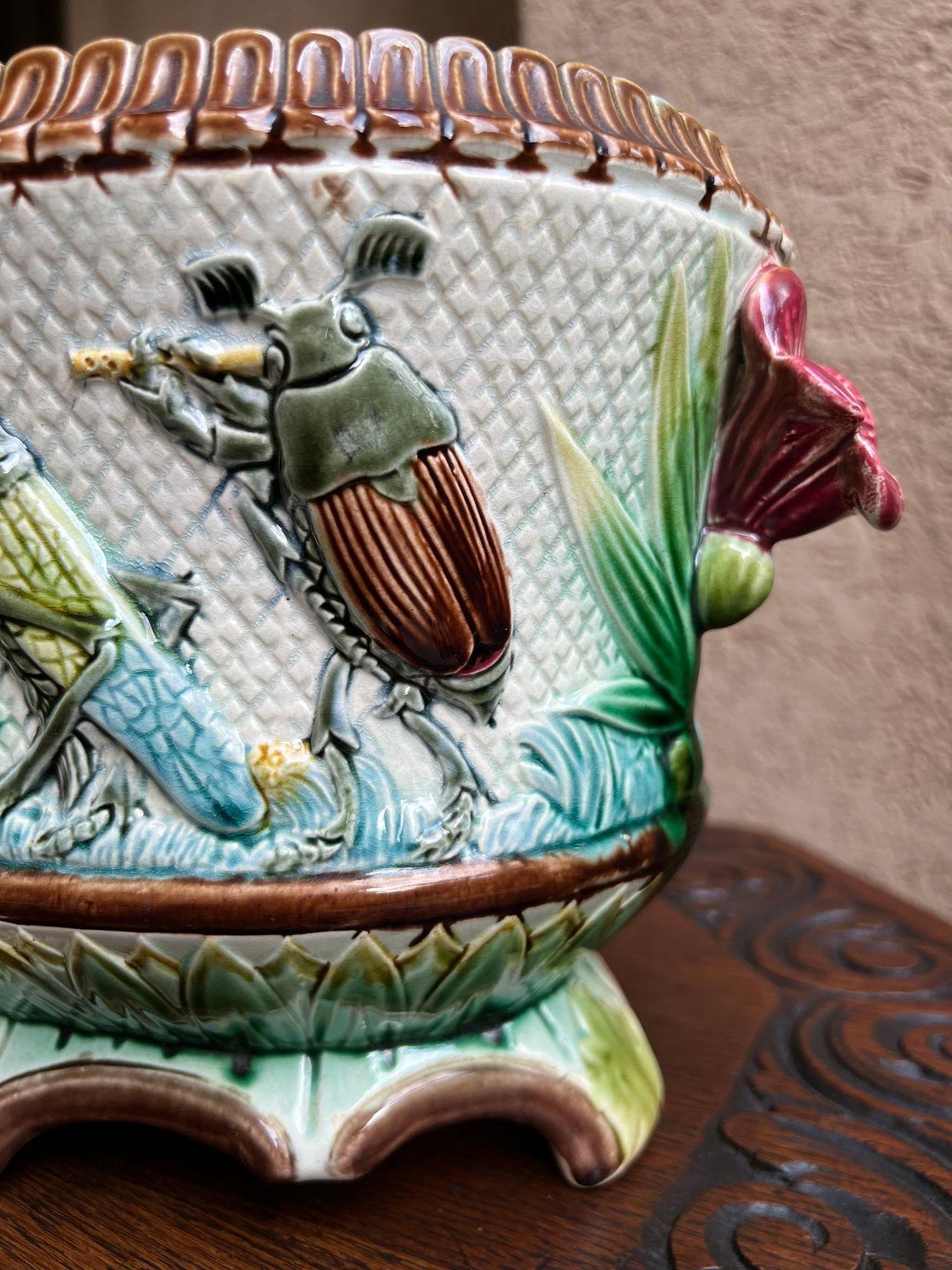 Jardinière ancienne en majolique française Grillons Insectes Musiciens Cache Pot Planter 9