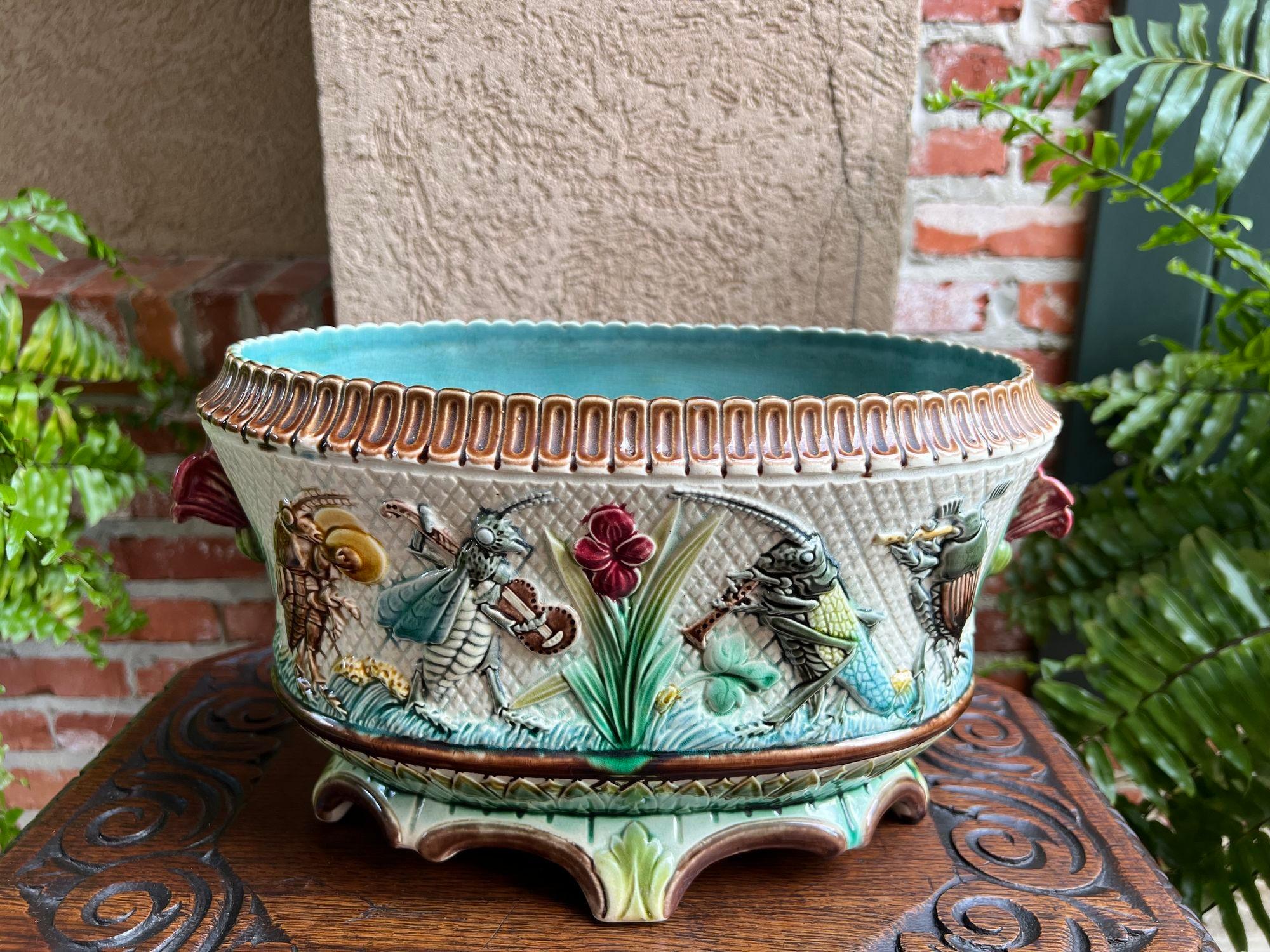 Provincial français Jardinière ancienne en majolique française Grillons Insectes Musiciens Cache Pot Planter