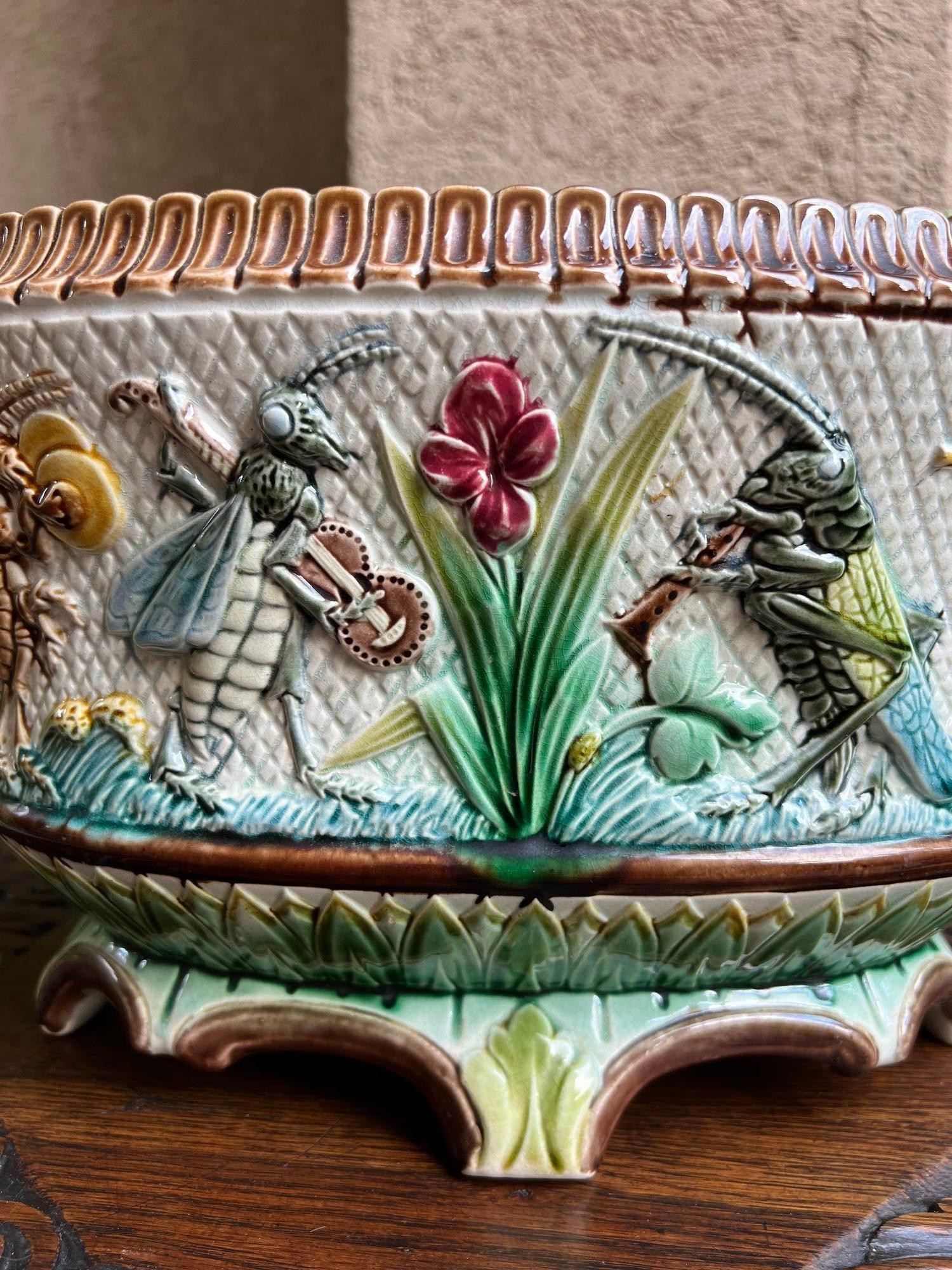 Céramique Jardinière ancienne en majolique française Grillons Insectes Musiciens Cache Pot Planter