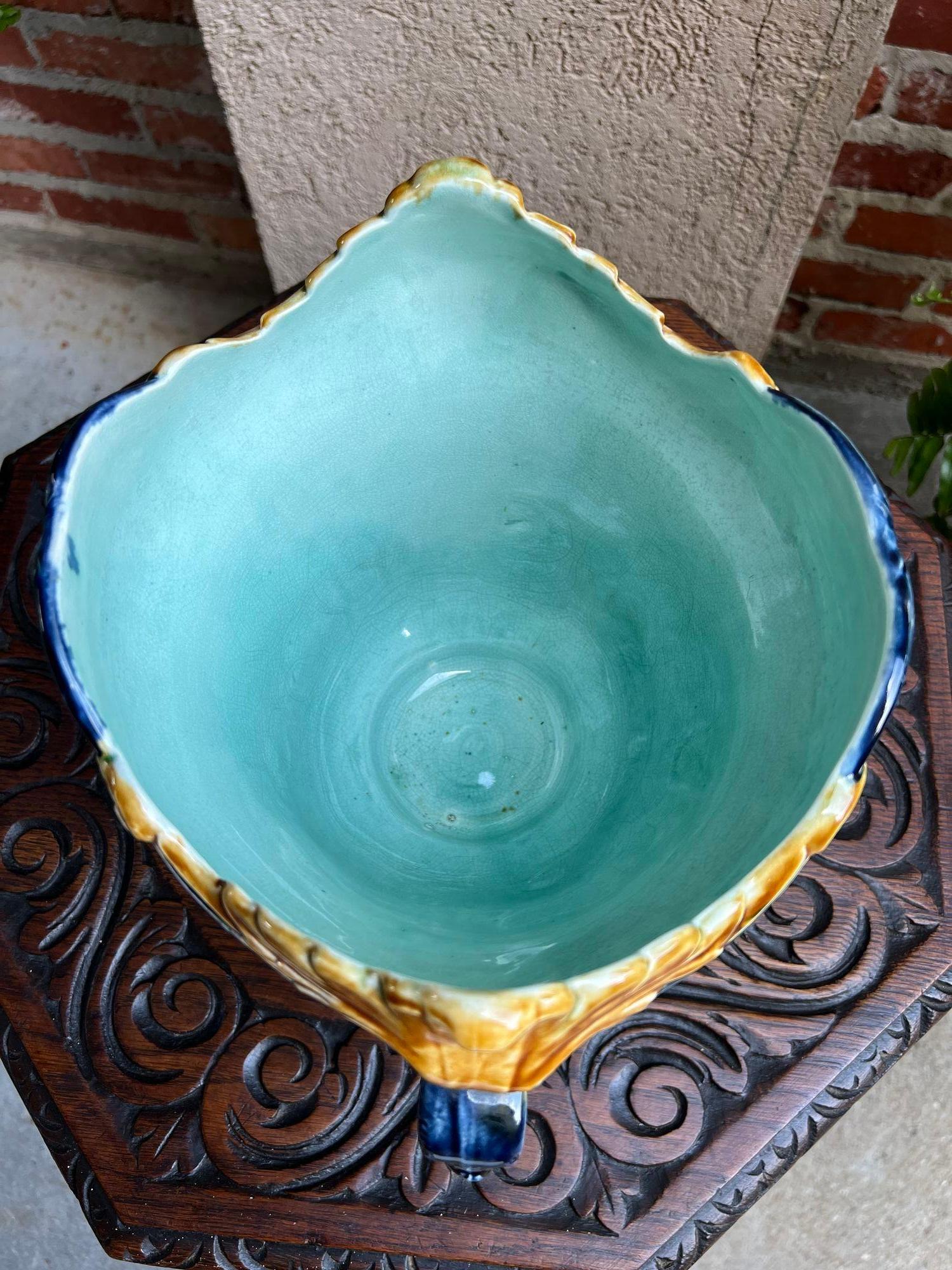 Jardinière française ancienne en majolique Onnaing Tiger Monkey Jungle Cache Pot Planter en vente 3