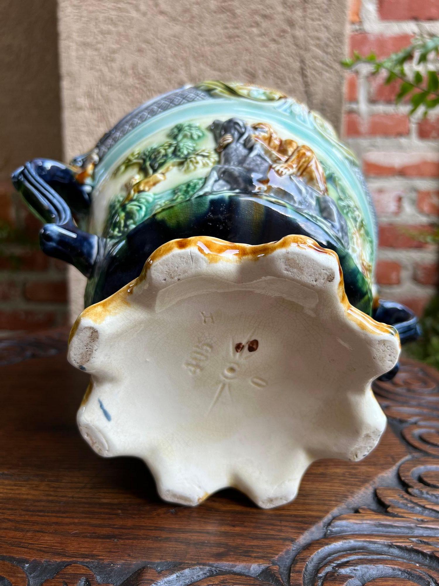 Jardinière française ancienne en majolique Onnaing Tiger Monkey Jungle Cache Pot Planter en vente 4