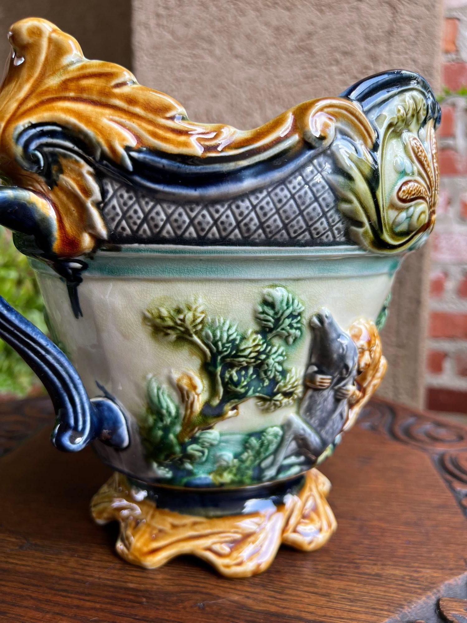 Jardinière française ancienne en majolique Onnaing Tiger Monkey Jungle Cache Pot Planter en vente 10