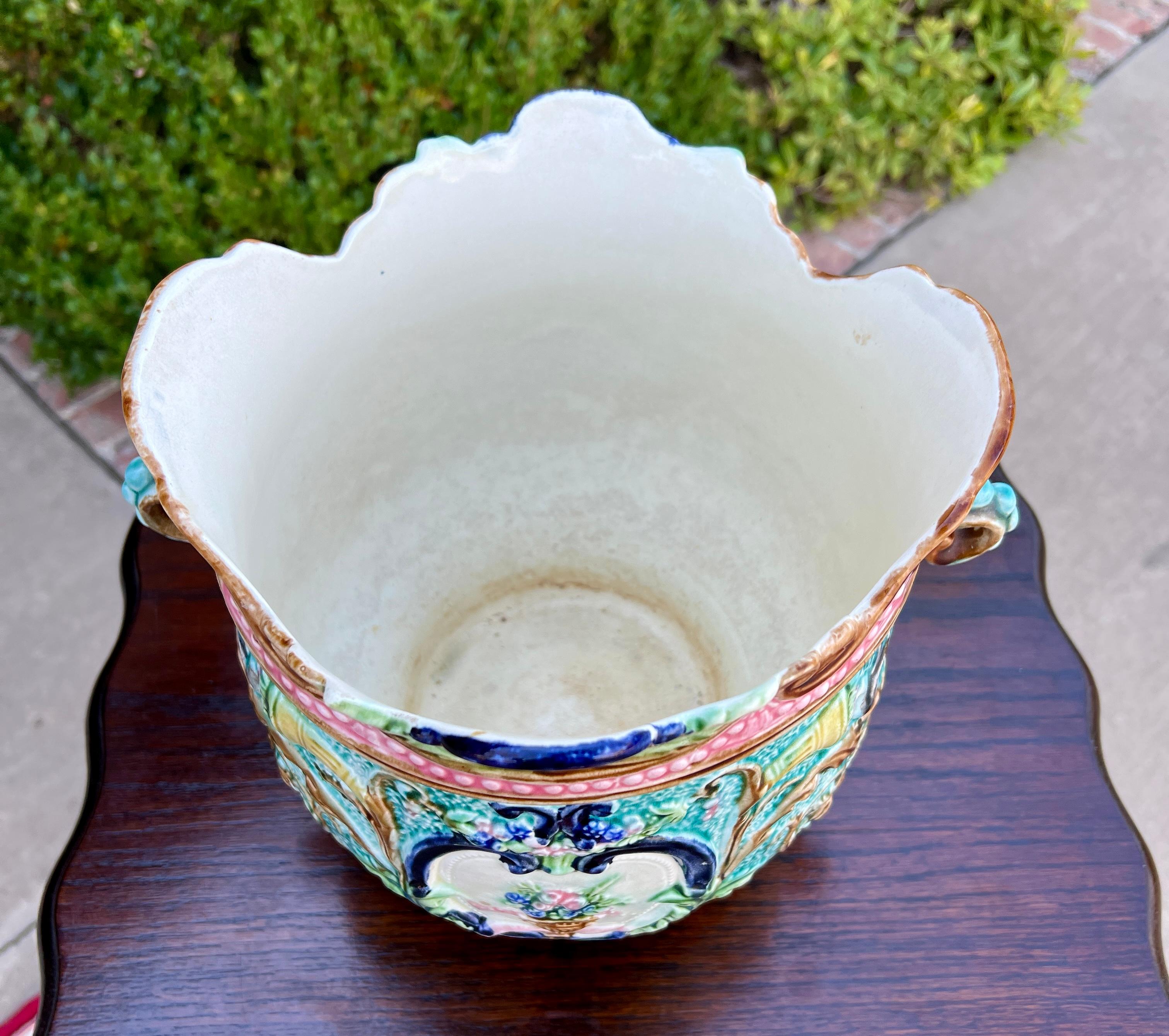 Antique French Majolica Onnaing Cache Pot Planter Bowl Jardiniere Vase Floral In Good Condition In Tyler, TX