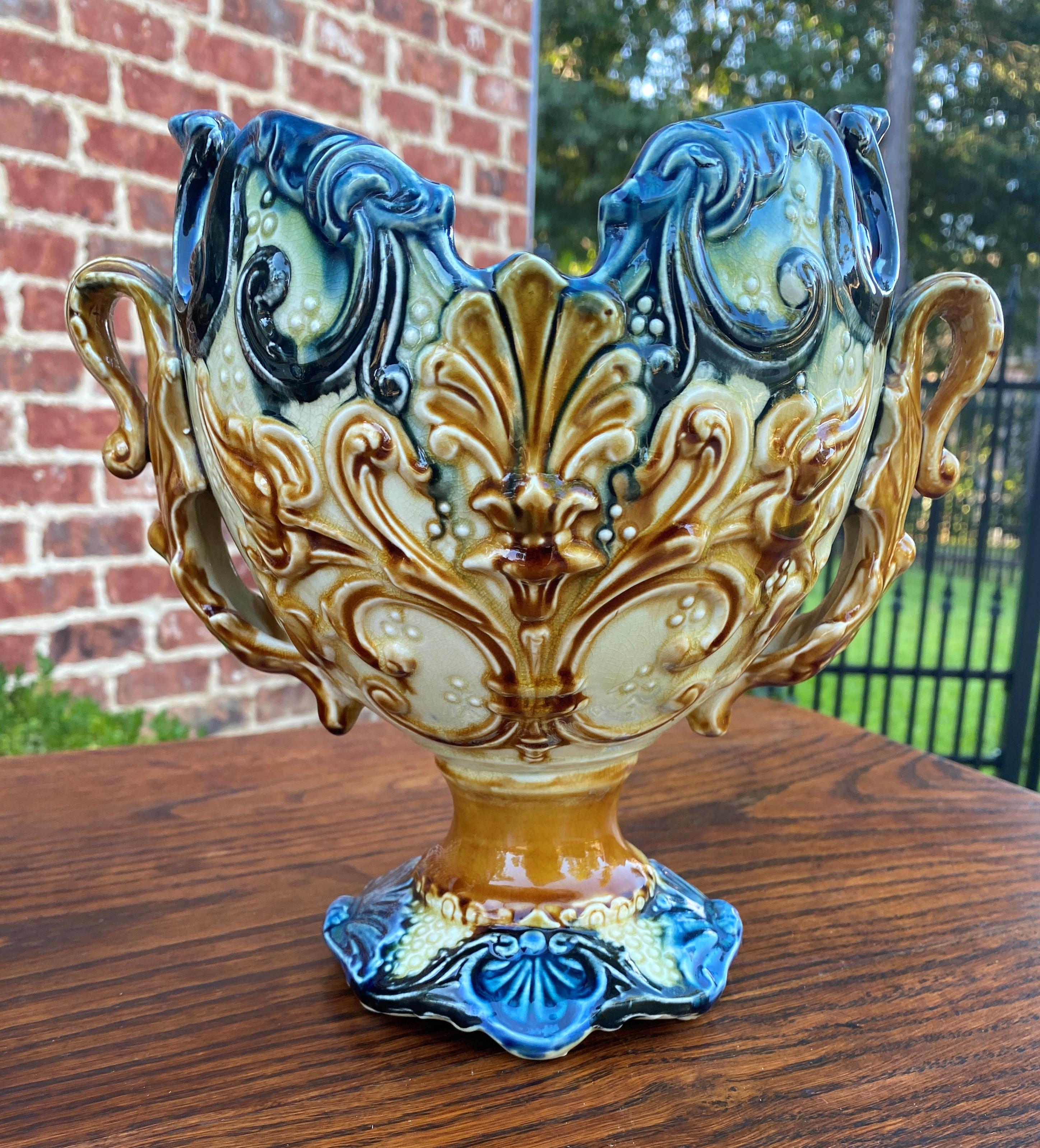 Pottery Antique French Majolica Pair Cache Pot Planter Flower Pot Jardiniere Vase c 1900 For Sale