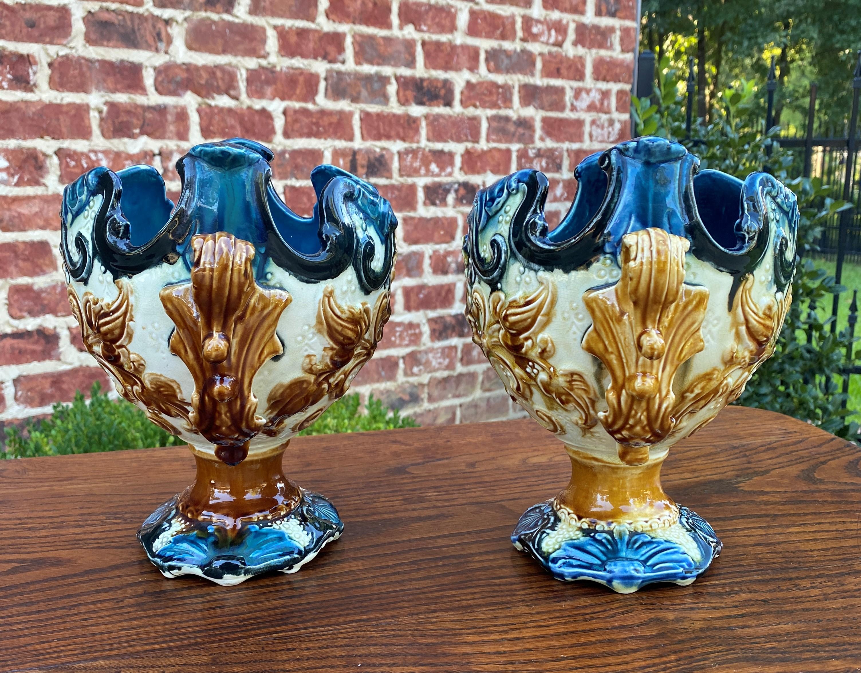 Antique French Majolica Pair Cache Pot Planter Flower Pot Jardiniere Vase c 1900 In Good Condition For Sale In Tyler, TX