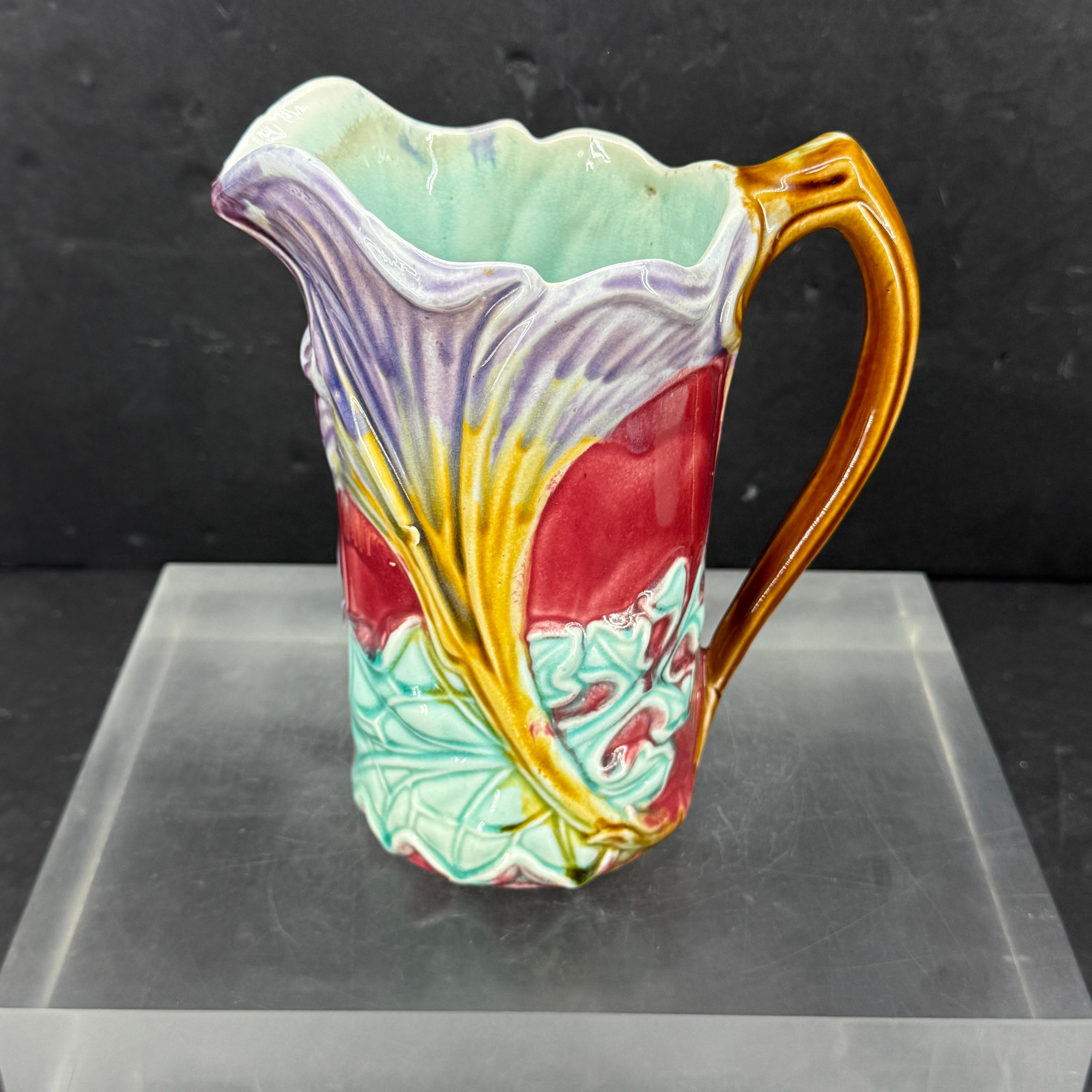 Art nouveau Pichet ancien en majolique de La Faïencerie d'Onnaing en vente