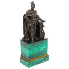 Sculpture française ancienne en malachite et bronze d'un chevalier en armure, 19ème siècle