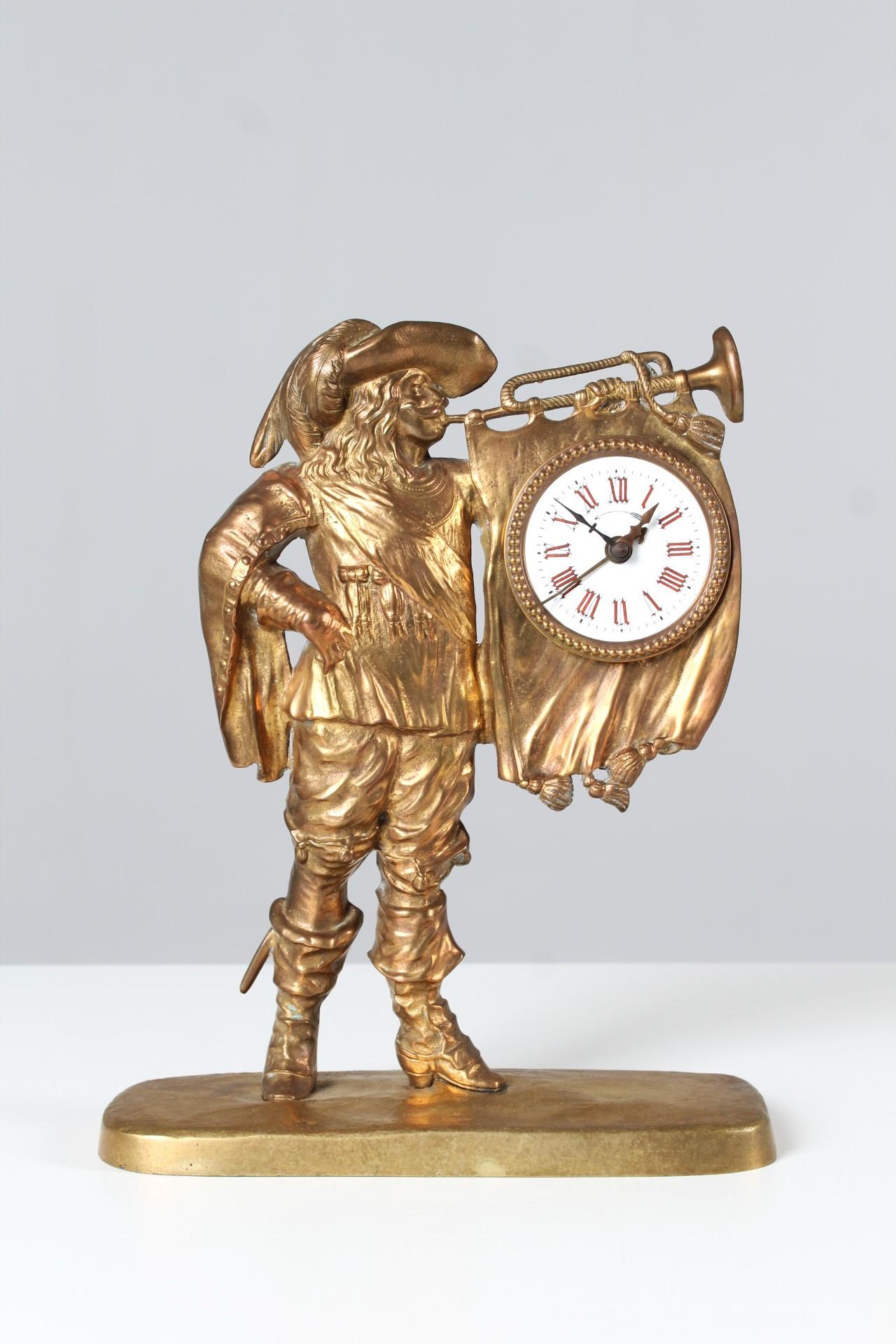 Antique French mantel clock. Probably made around 1900.
As a bas-relief cast bronze figure as a support for the movement.
Movement with alarm function. Short pendulum.
Beautiful, cleaned bronze condition. The movement is unrestored and needs to