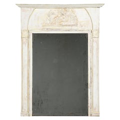 Miroir de cheminée français d'antiquités avec un incroyable verre d'origine et une peinture somptueuse