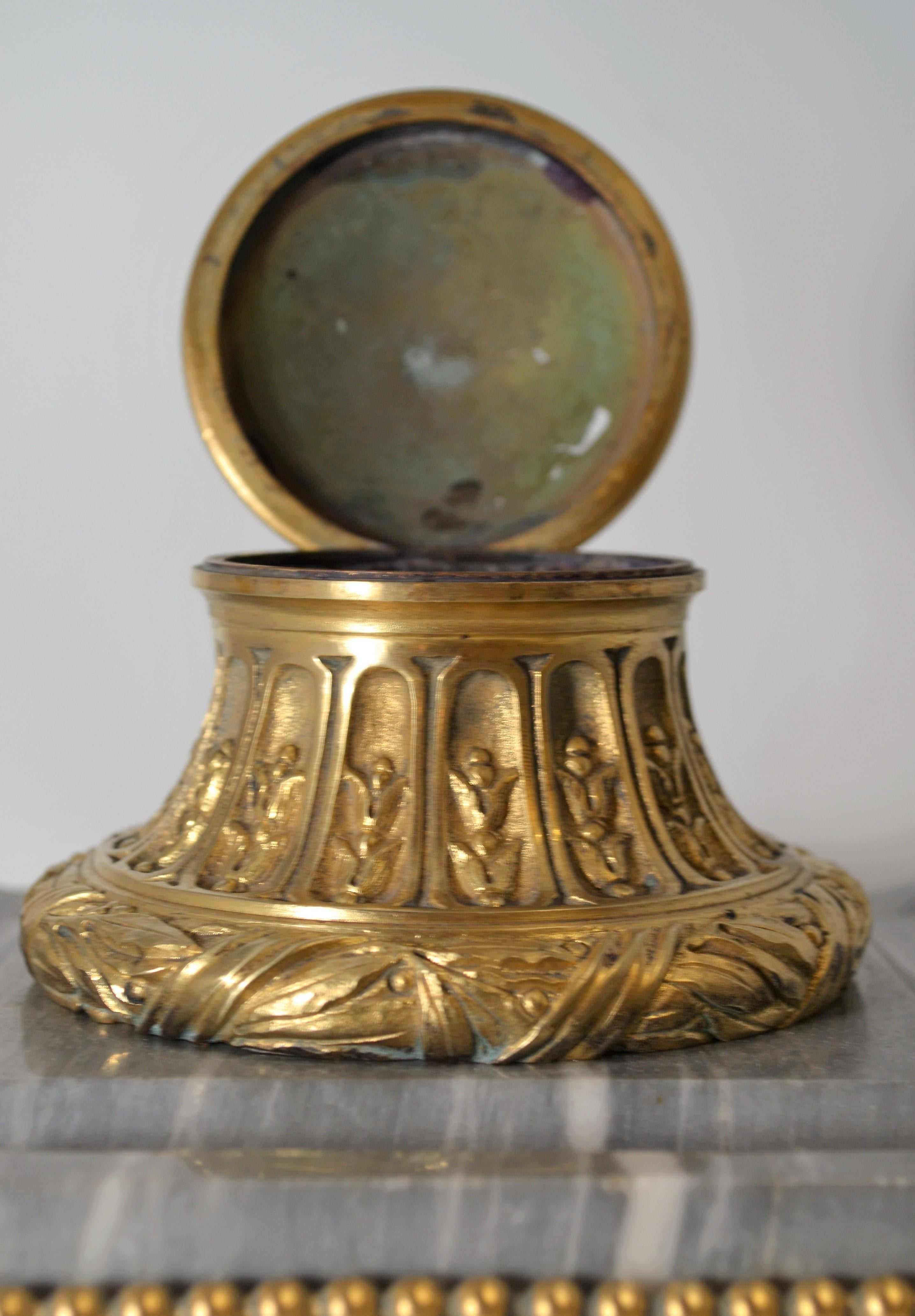 Antique  French Marble and Bronze Inkstand In Good Condition For Sale In New Orleans, LA