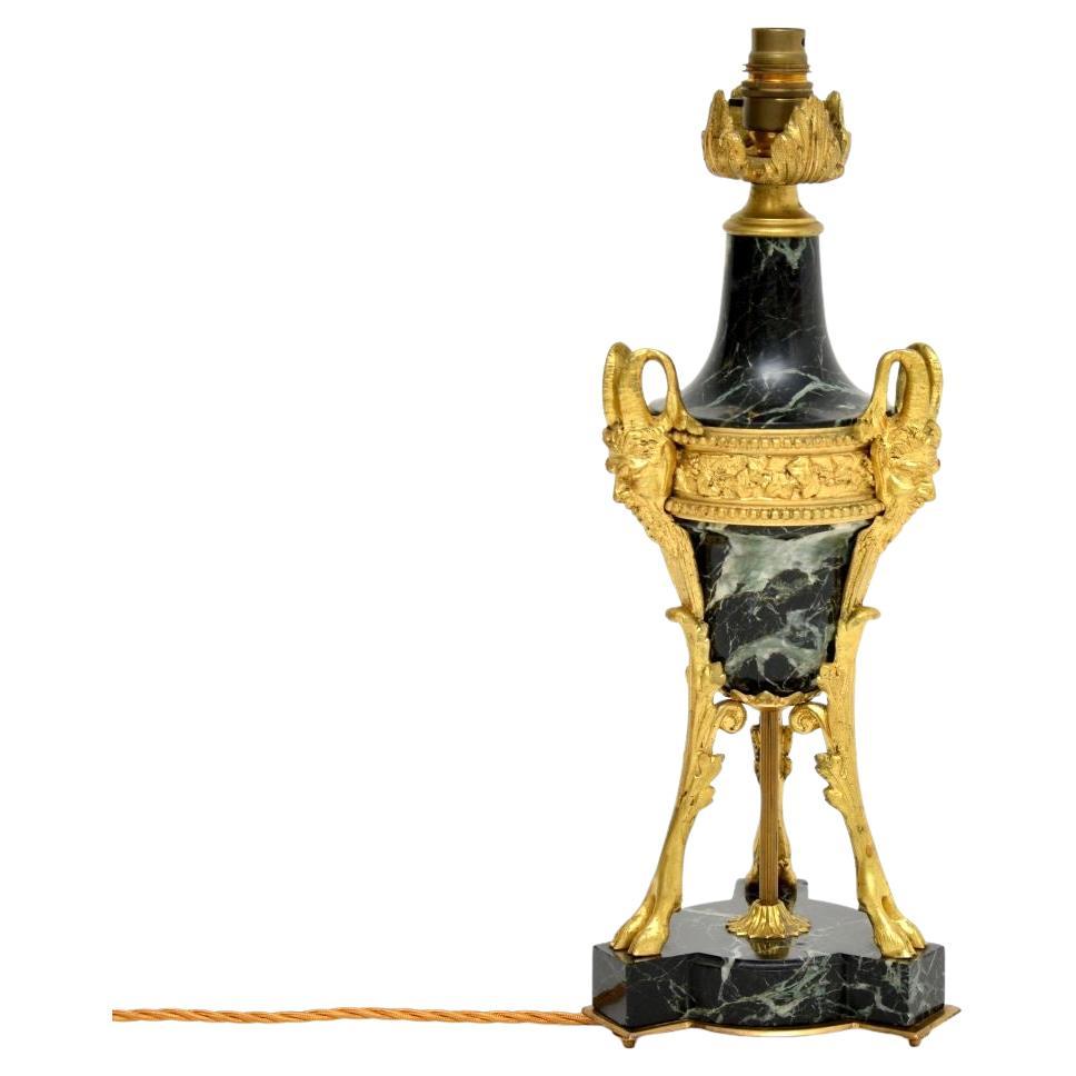 Lampada da tavolo in marmo e bronzo dorato di Antique French