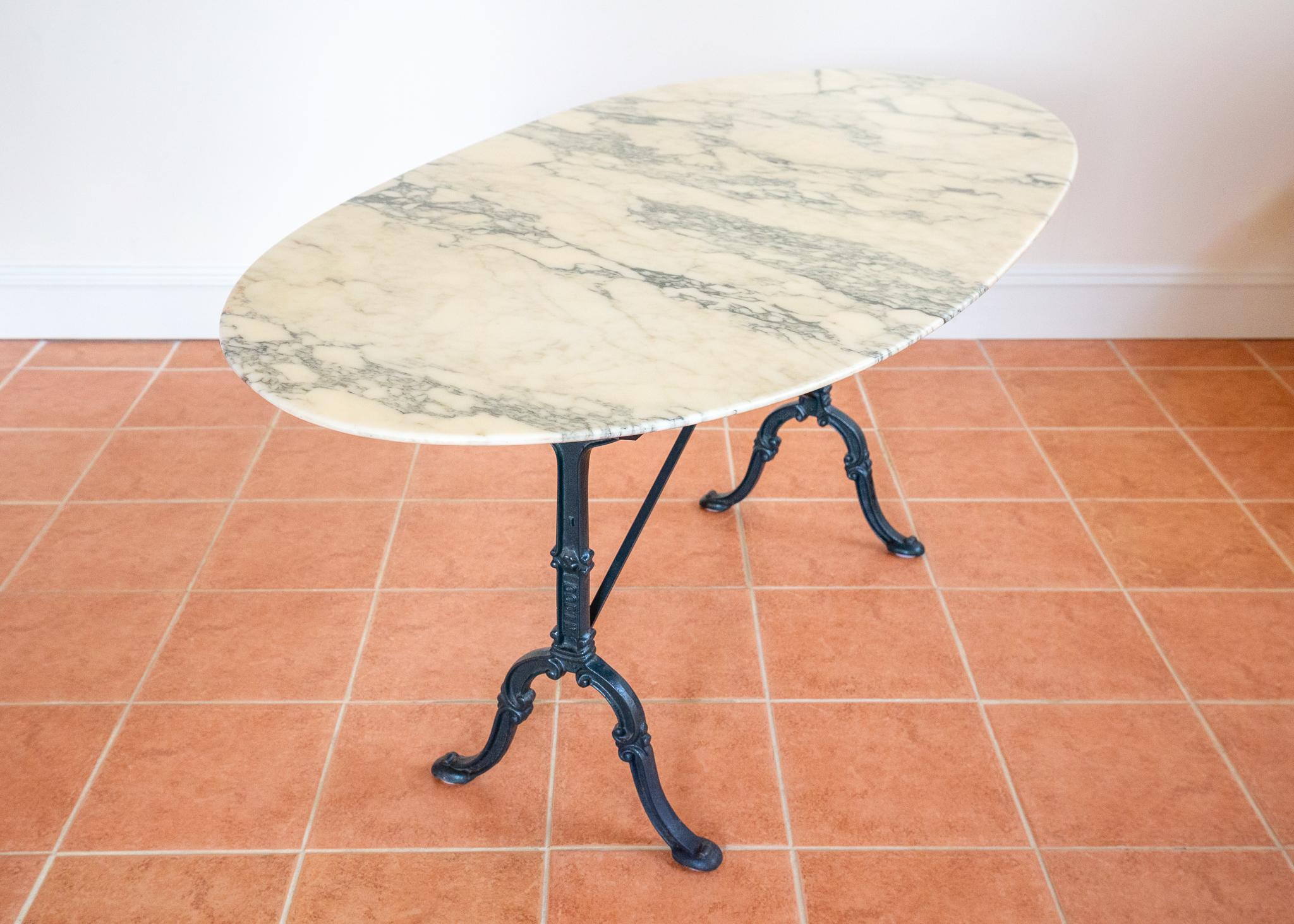 Antique French Marble Bistro Dining Table Rare Large Oval Cast Iron Long Slender en vente 2