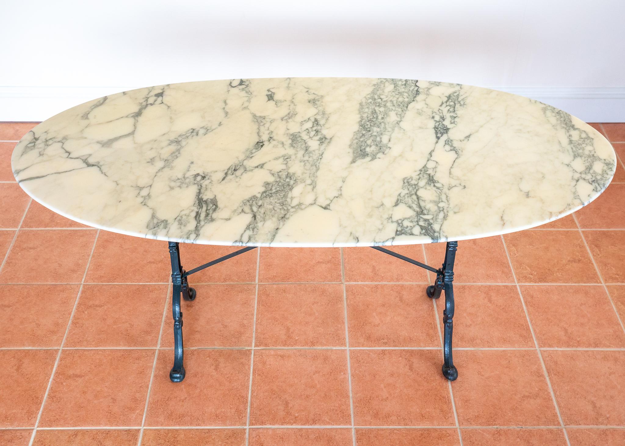 Antique French Marble Bistro Dining Table Rare Large Oval Cast Iron Long Slender en vente 8