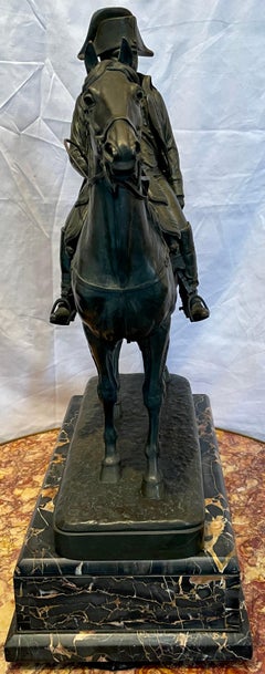 Ancien marbre français et bronze Napoléon sur cheval par J.E. Masson, vers 1900