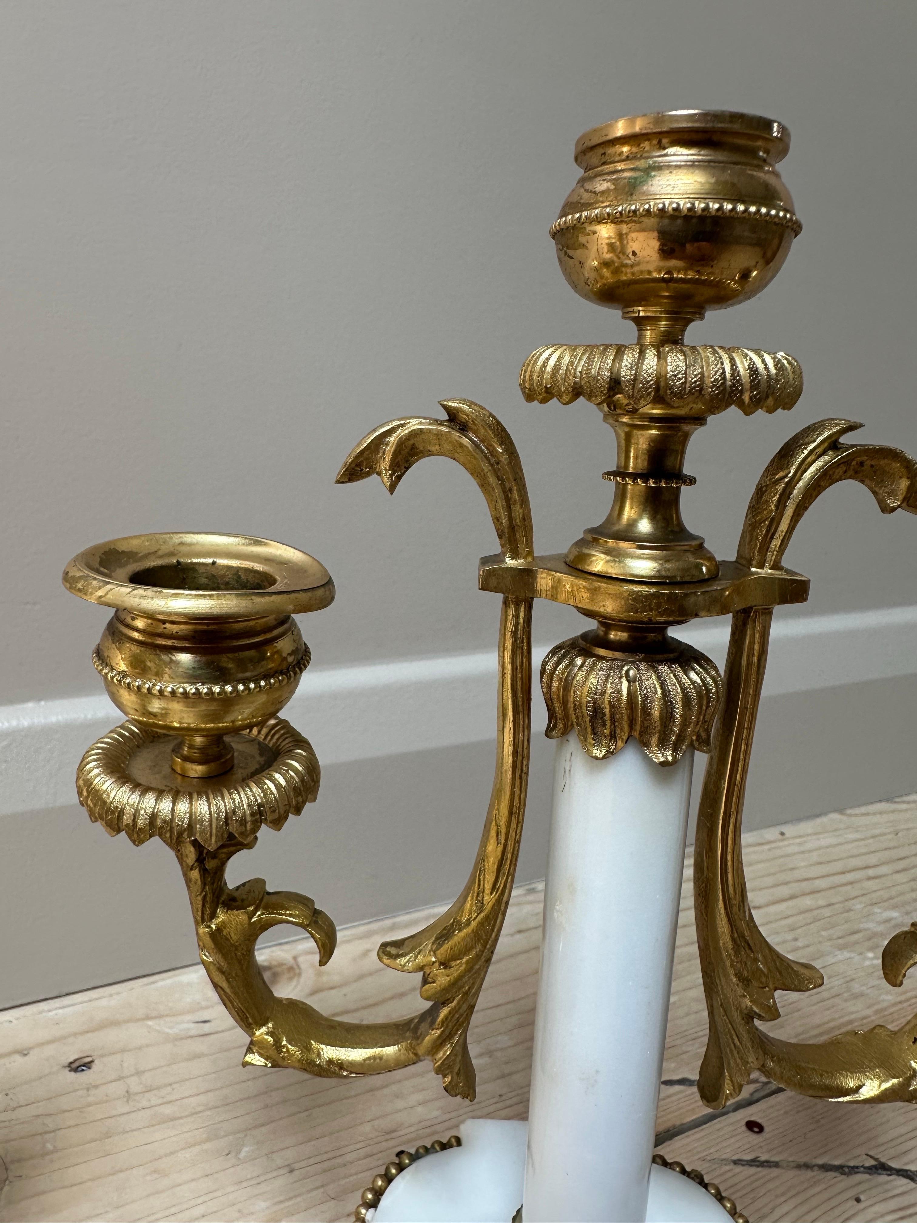Antiquités - Candélabres en marbre et laiton doré circa 1820 en vente 4