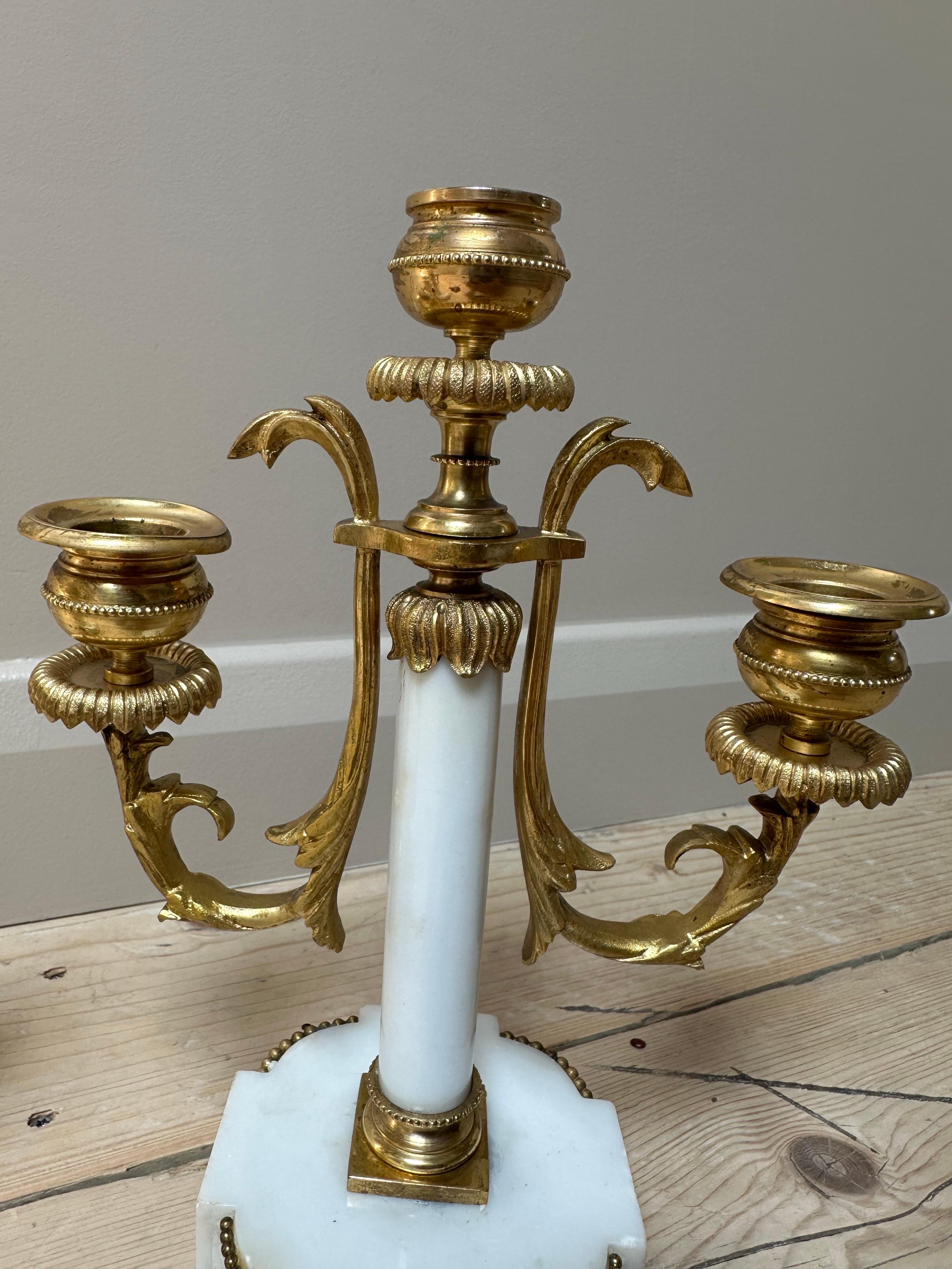 Antiquités - Candélabres en marbre et laiton doré circa 1820 en vente 5