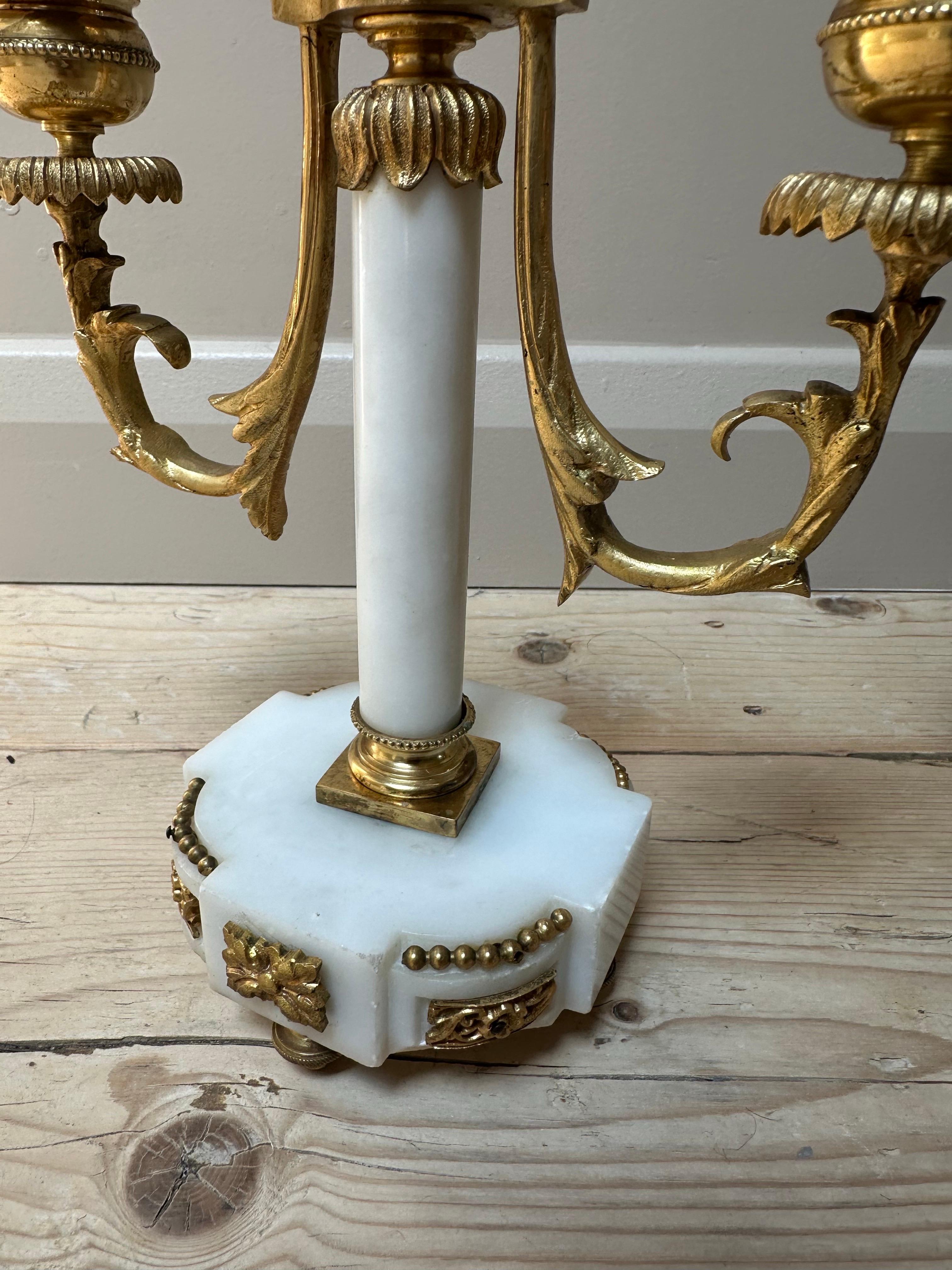 Antiquités - Candélabres en marbre et laiton doré circa 1820 Bon état - En vente à Worcester Park, GB