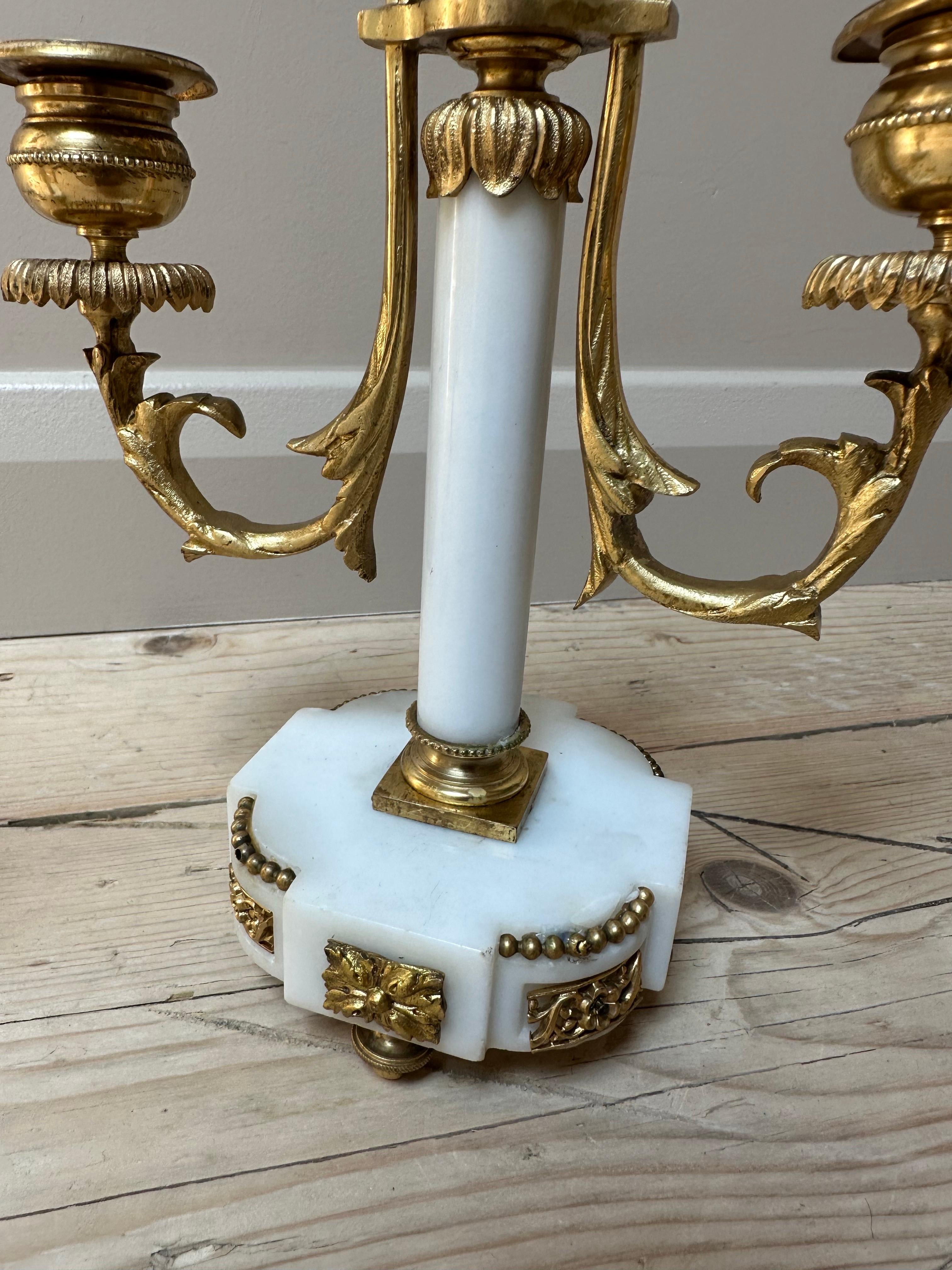 XIXe siècle Antiquités - Candélabres en marbre et laiton doré circa 1820 en vente