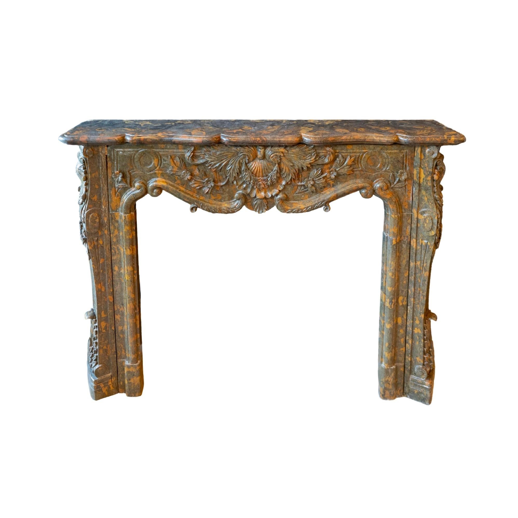 Repisa de mármol Antique French Tallado a mano en venta