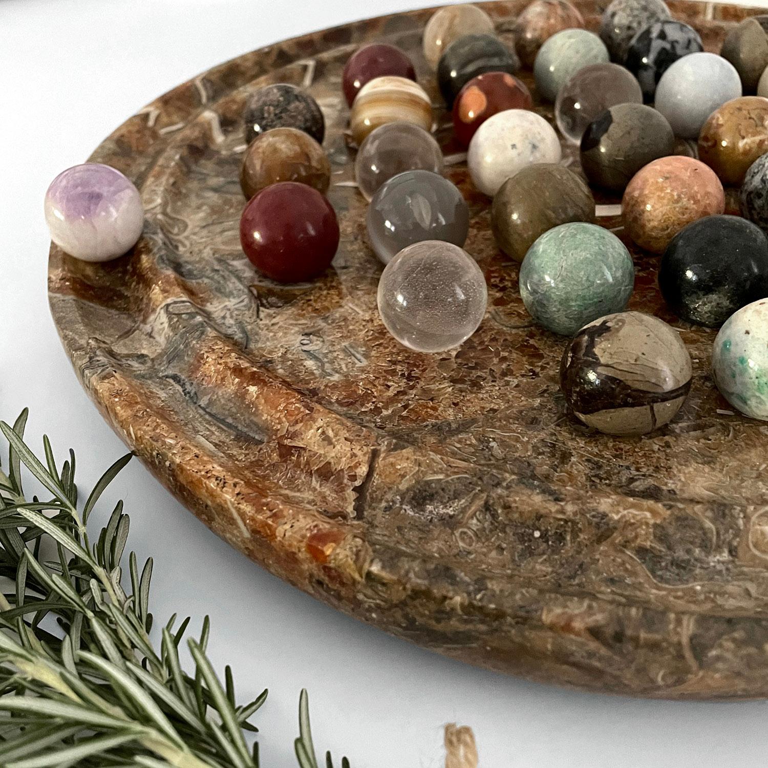 Table de jeu solitaire française ancienne en marbre avec pierres naturelles  en vente 1
