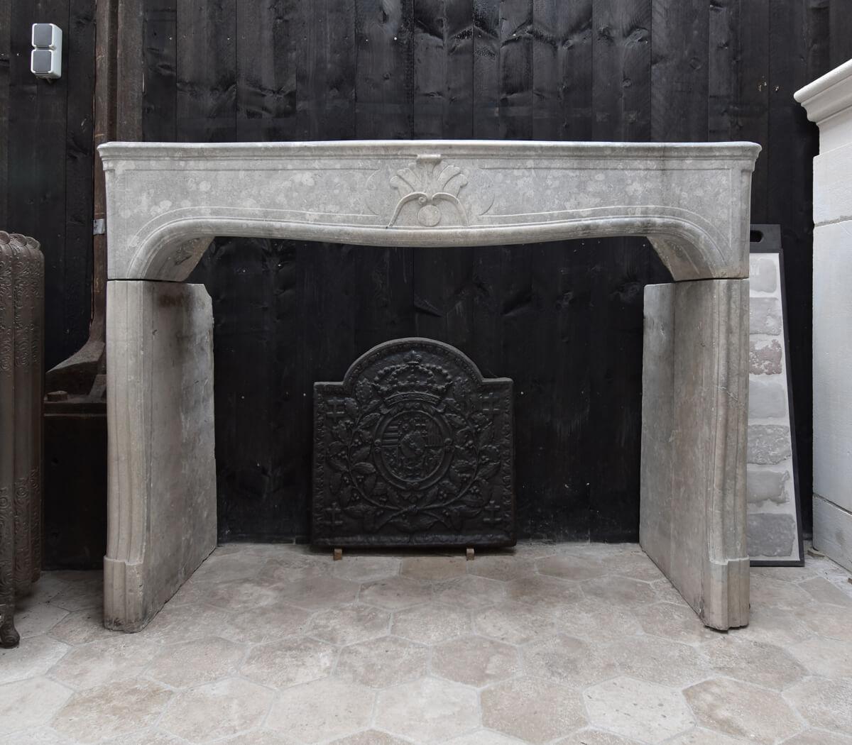 Antique French marble stone fireplace mantel 19th Century In Fair Condition For Sale In Udenhout, NL