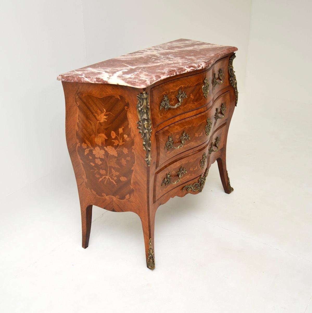 Luigi XV Antique French Marble Top Bombe Commode in vendita