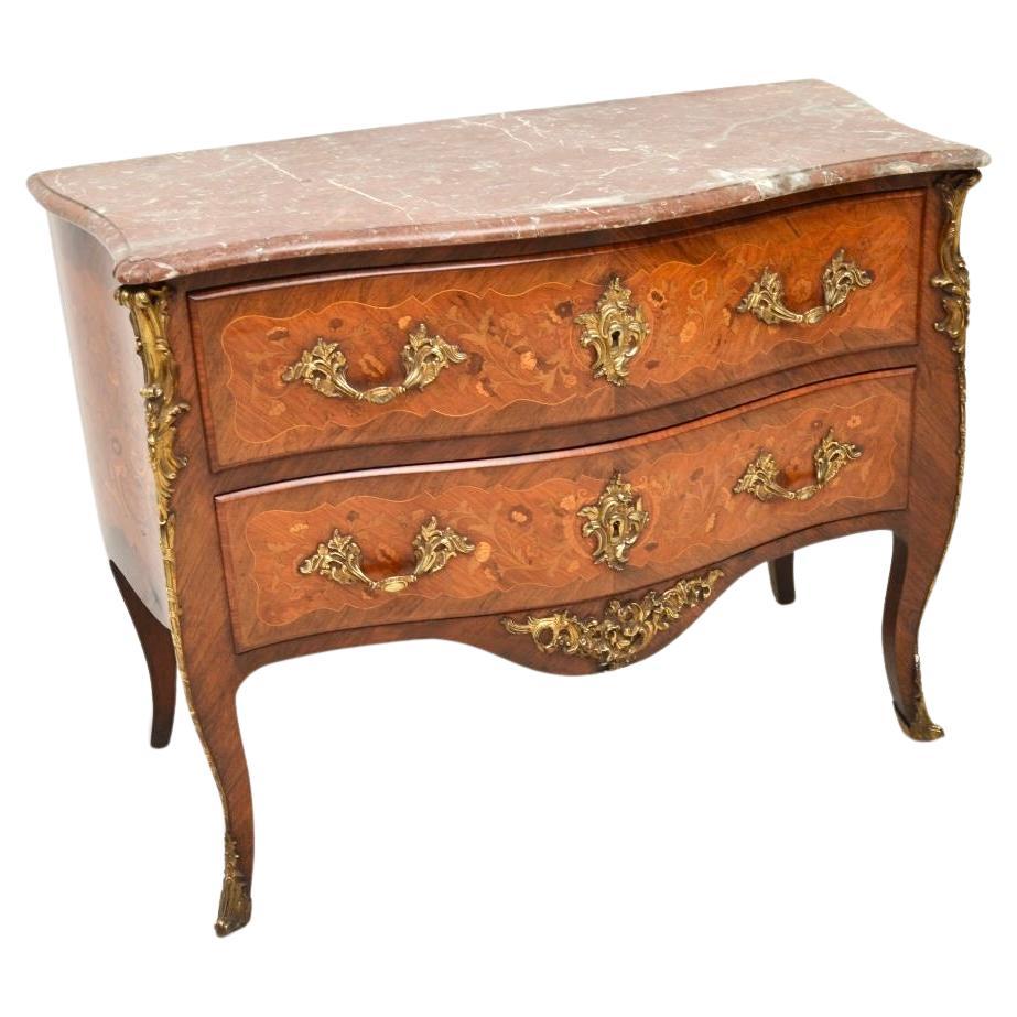 Ancienne commode bombée française à plateau en marbre en vente