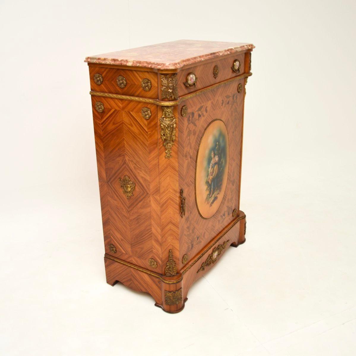 Francese Antique French, mobile con piano in marmo in vendita