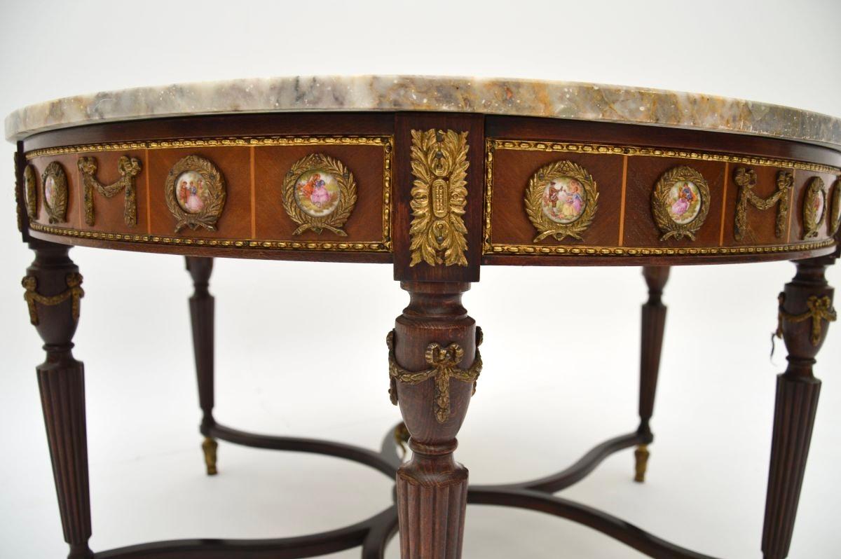 Marbre Table basse ancienne française à plateau en marbre en vente